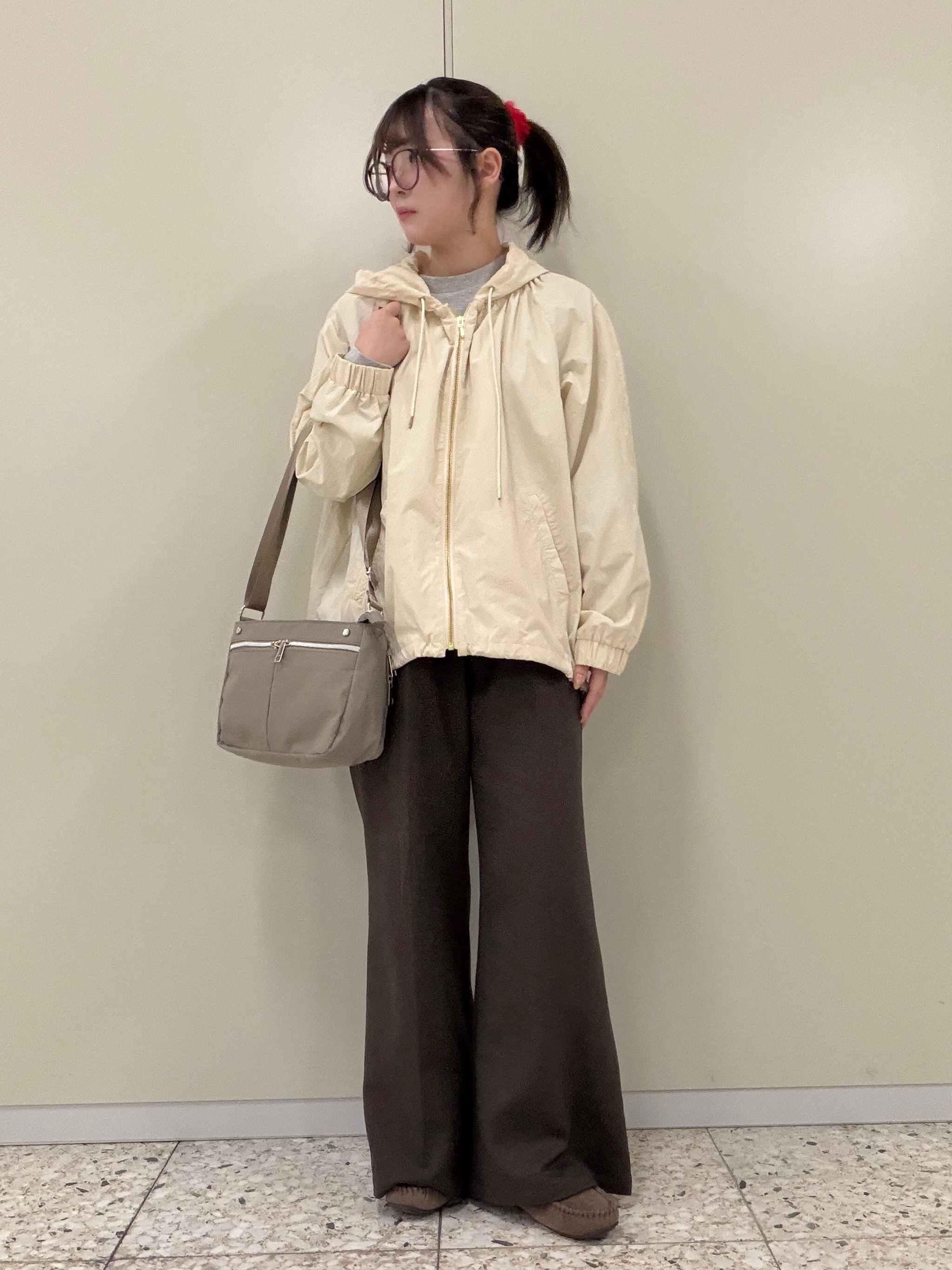 ひよりん⭐️さんの「SHOO･LA･RUE｜【S-LL/撥水】ゴールドパーツで女性らしく ギャザーブルゾン」を使ったコーディネート