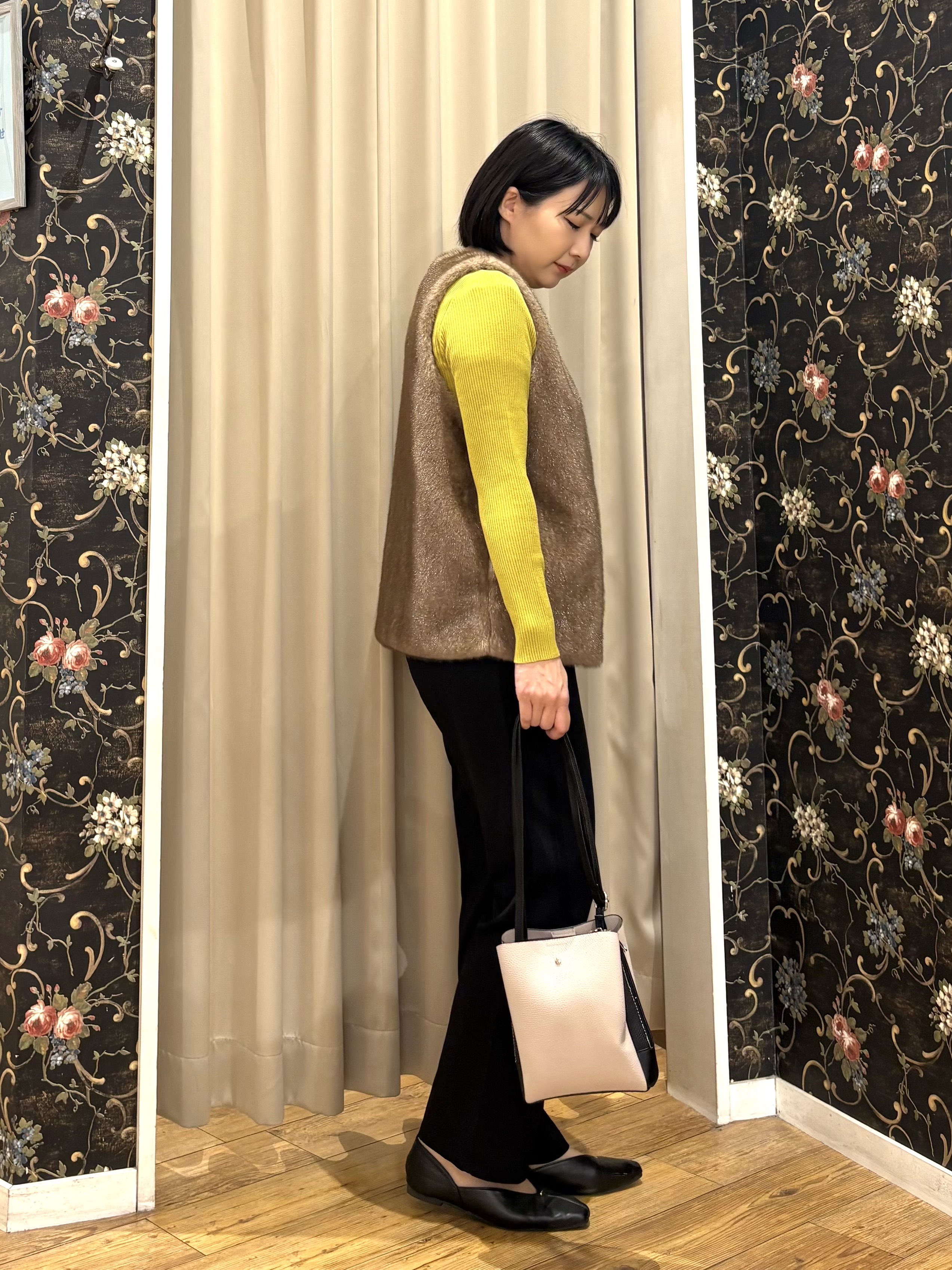 ネリさんの「SHOO･LA･RUE｜【毛玉になりにくい/S-LL/洗濯機可】ボートネックで首元美しく やわらかリブニット」を使ったコーディネート