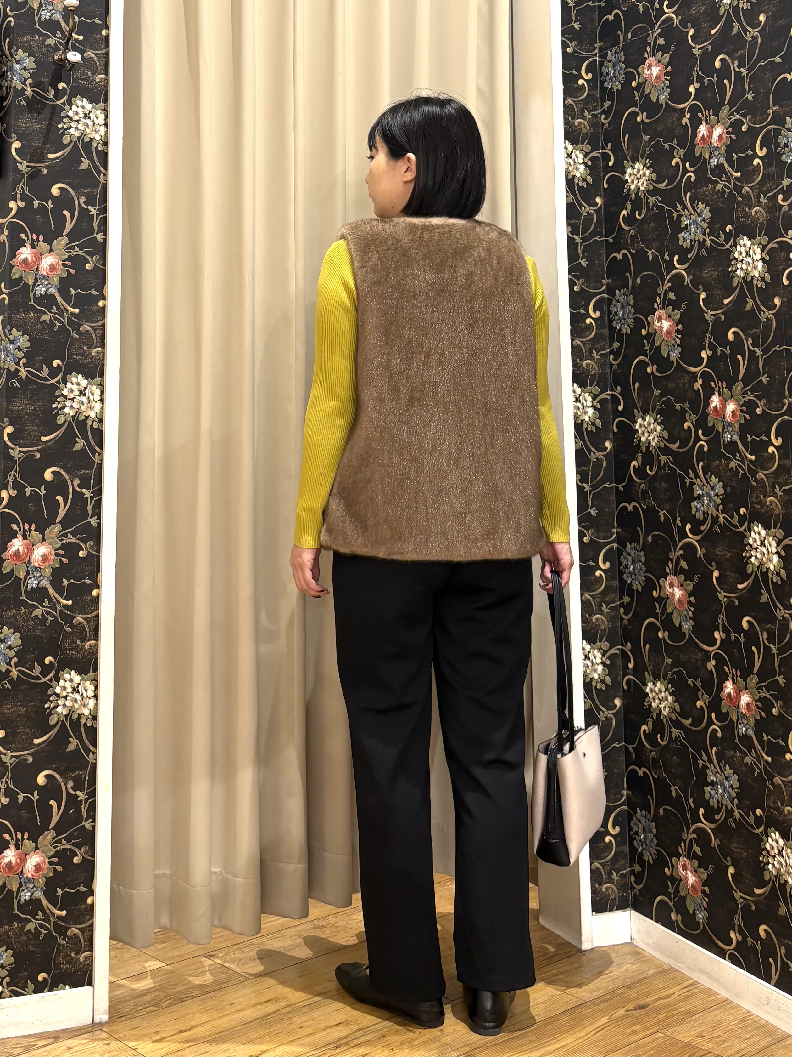 ネリさんの「SHOO･LA･RUE｜【毛玉になりにくい/S-LL/洗濯機可】ボートネックで首元美しく やわらかリブニット」を使ったコーディネート