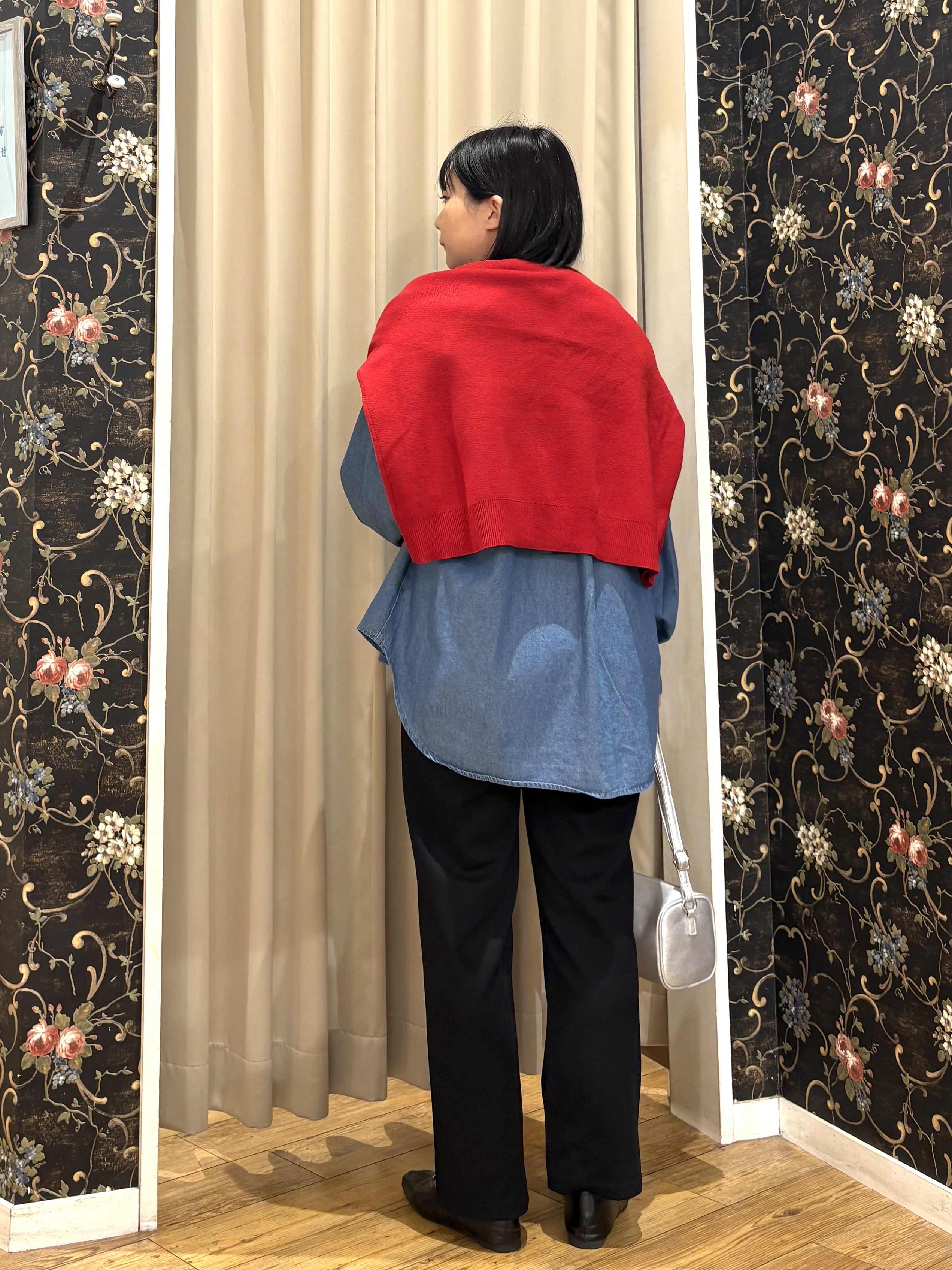 ネリさんの「SHOO･LA･RUE｜【毛玉になりにくい/S-LL/洗濯機可/体型カバー】Vネックゆったりカーディガン」を使ったコーディネート