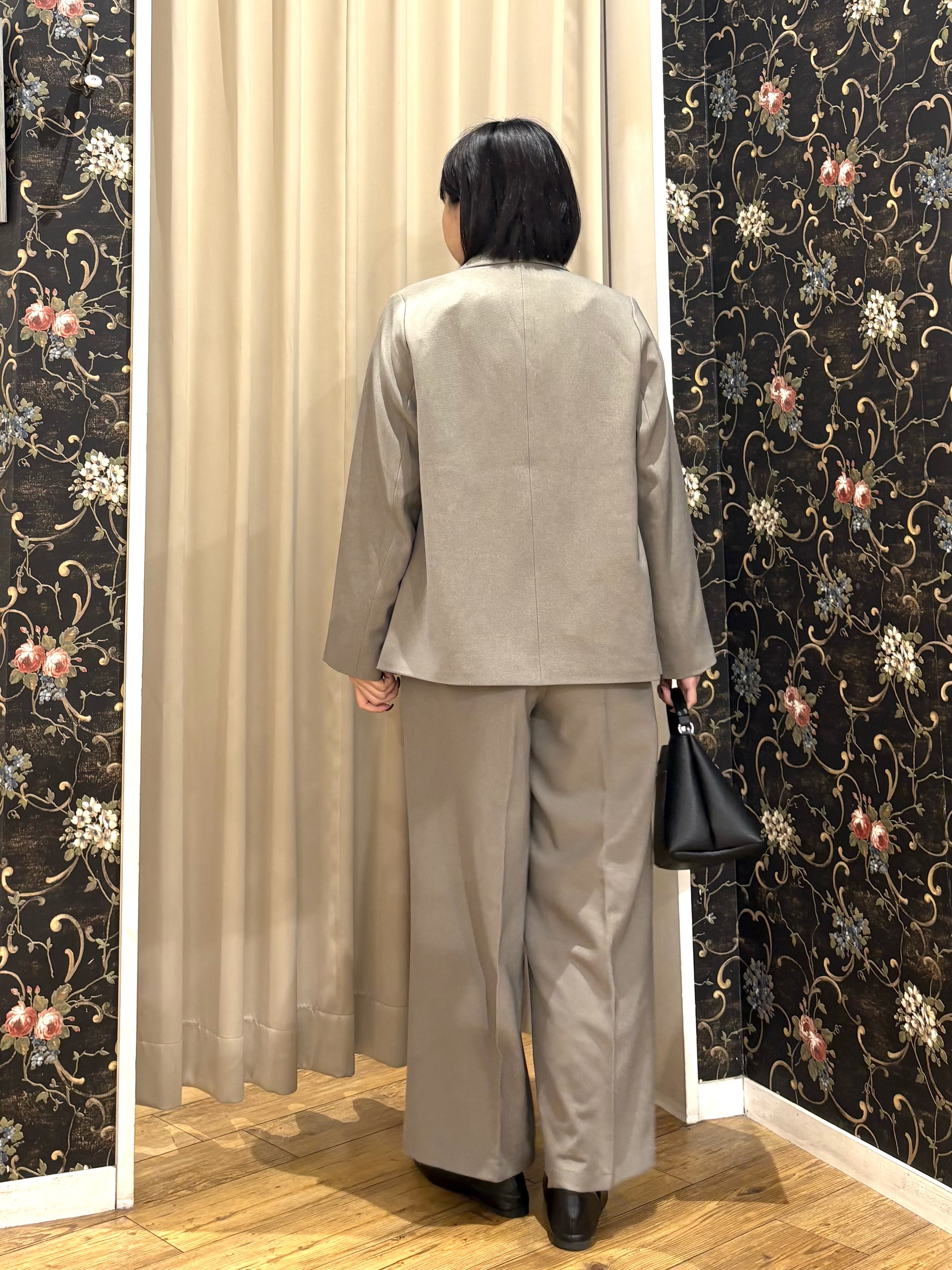 ネリさんの「SHOO･LA･RUE｜【セットアップ可/洗濯後しわになりにくい】ウールフィール ダブルジャケット」を使ったコーディネート