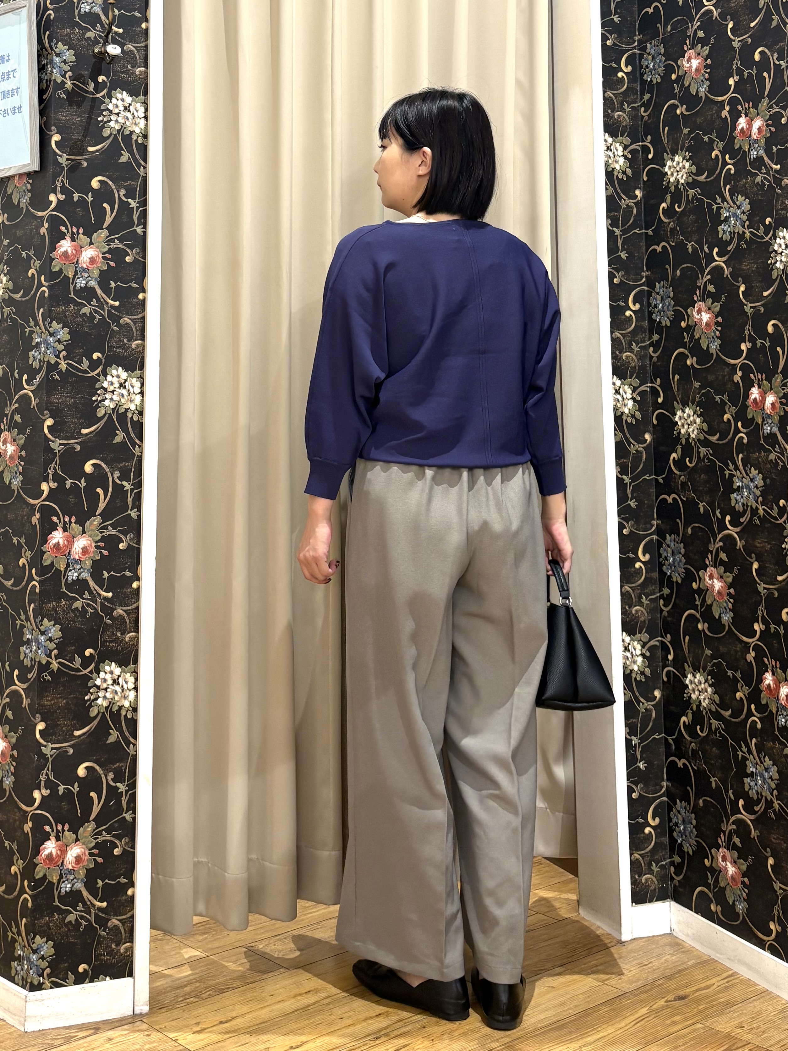 ネリさんの「SHOO･LA･RUE｜【洗濯機可】軽やかさらタッチ インせず着られる すっきり見えドルマンニット」を使ったコーディネート