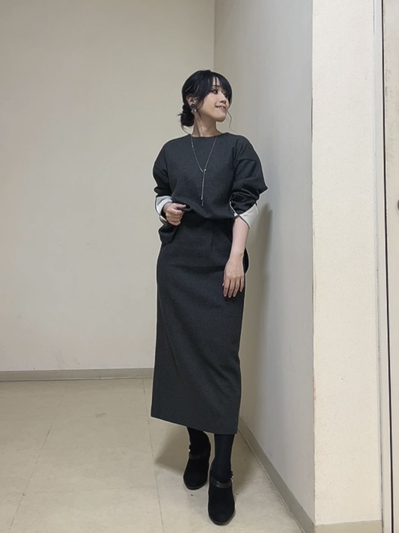 watanabeさんの「UNTITLED｜【セットアップ可/スウェットライク】袖口シャツドッキングプルオーバー」を使ったコーディネート