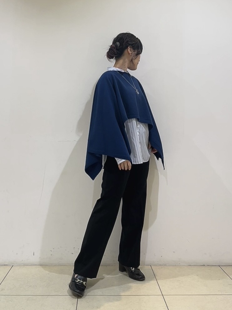 watanabeさんの「UNTITLED｜【2WAY／着回し◎】ウール混ニットケープポンチョ」を使ったコーディネート