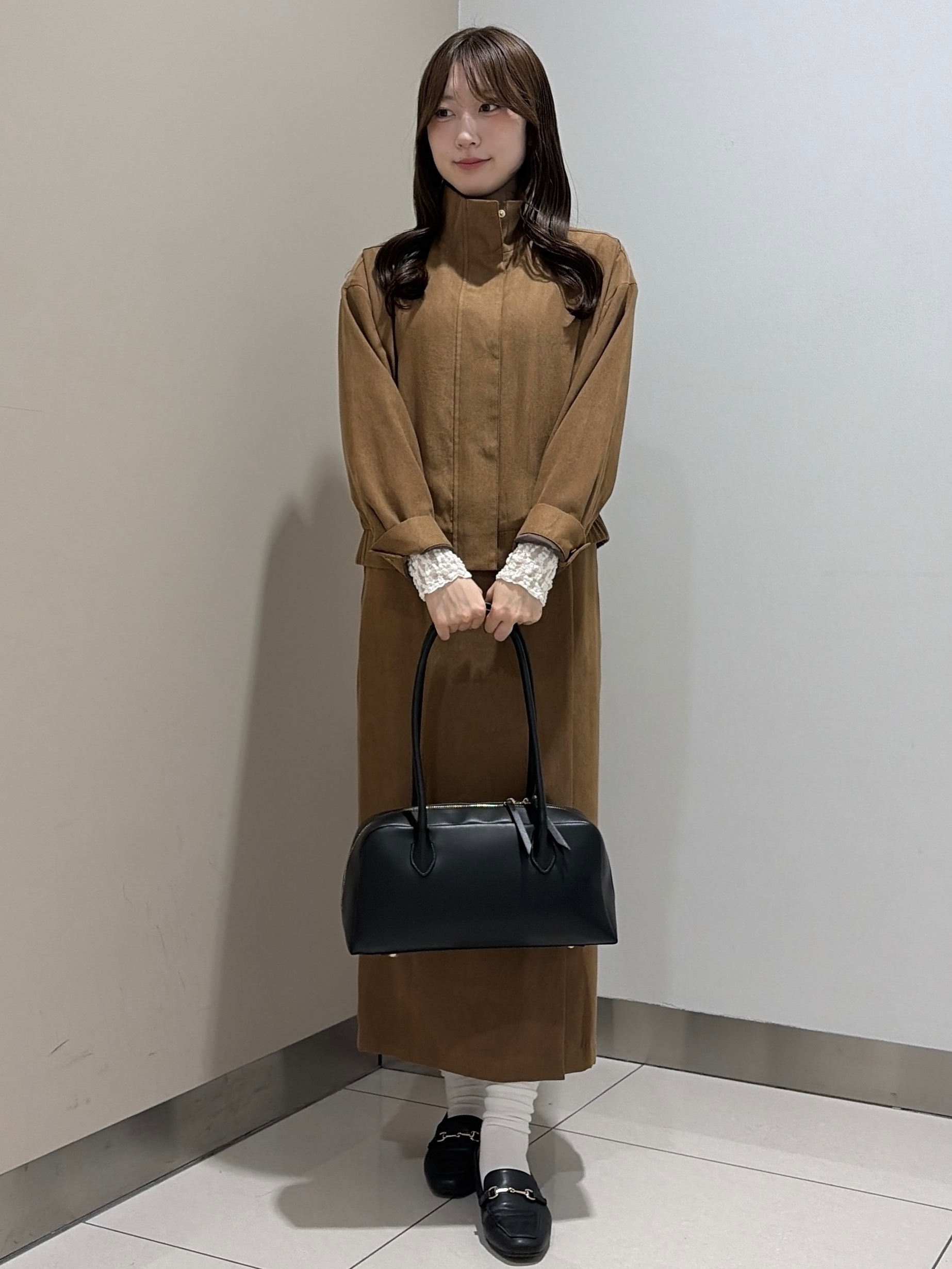 岡田美詩さんの「UNTITLED｜【セットアップ可/秋ジャケット】スエードライクブルゾン」を使ったコーディネート