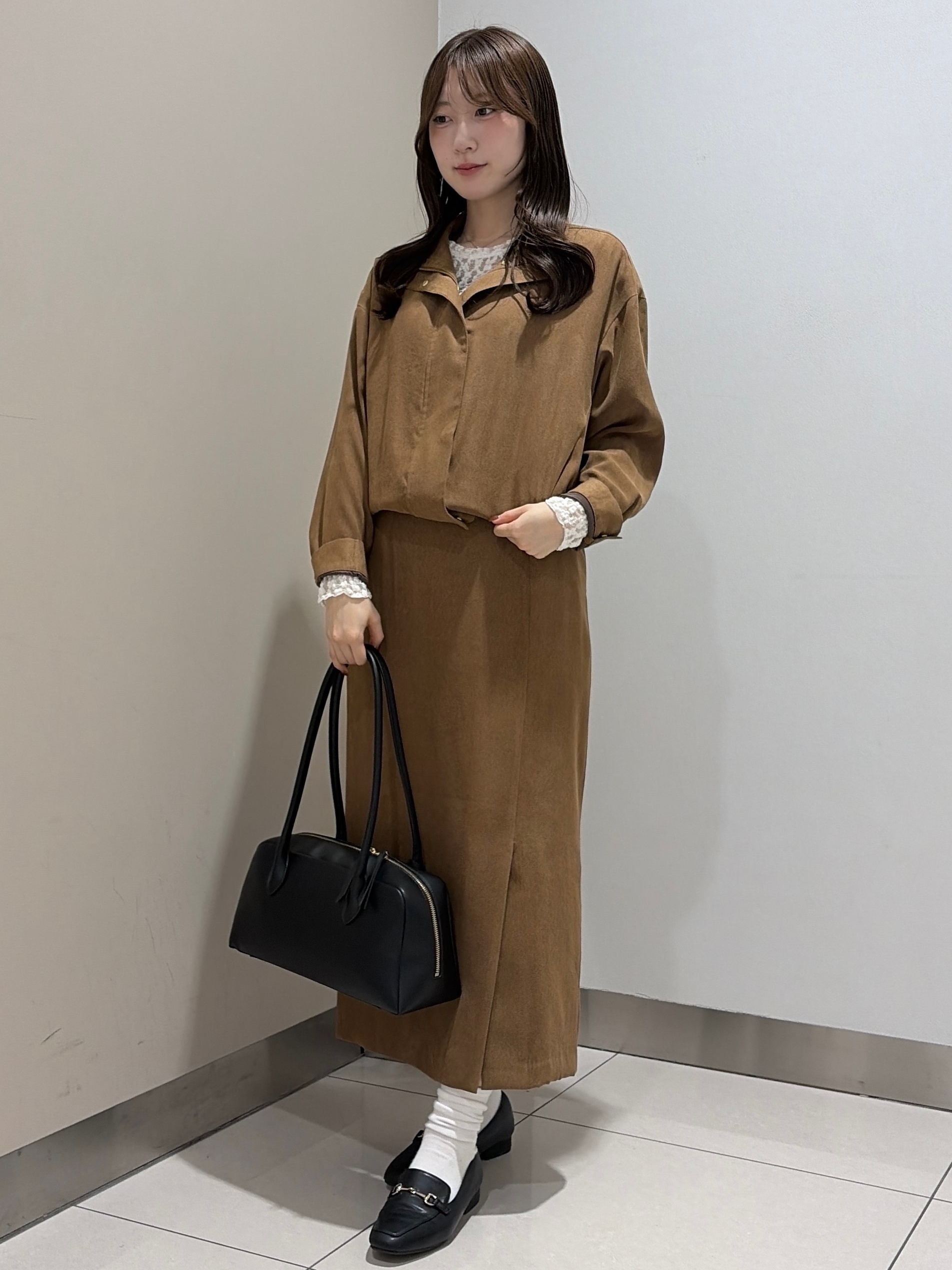岡田美詩さんの「UNTITLED｜【セットアップ可/秋ジャケット】スエードライクブルゾン」を使ったコーディネート