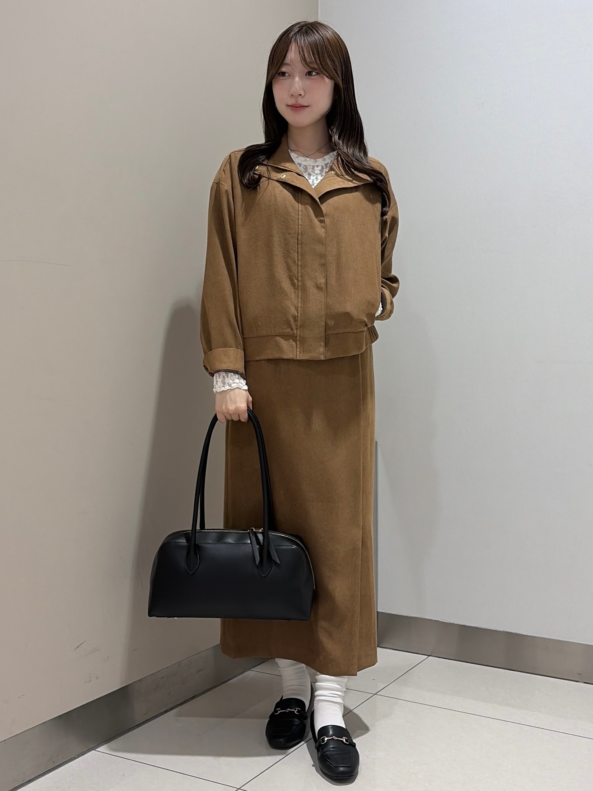 岡田美詩さんの「UNTITLED｜【セットアップ可/秋ジャケット】スエードライクブルゾン」を使ったコーディネート