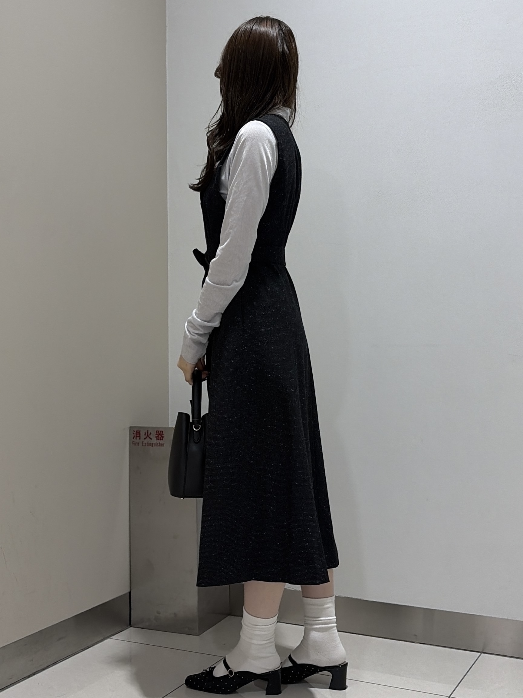岡田美詩さんの「UNTITLED｜【重ね着レイヤード】シアーベロアハイネックトップス」を使ったコーディネート