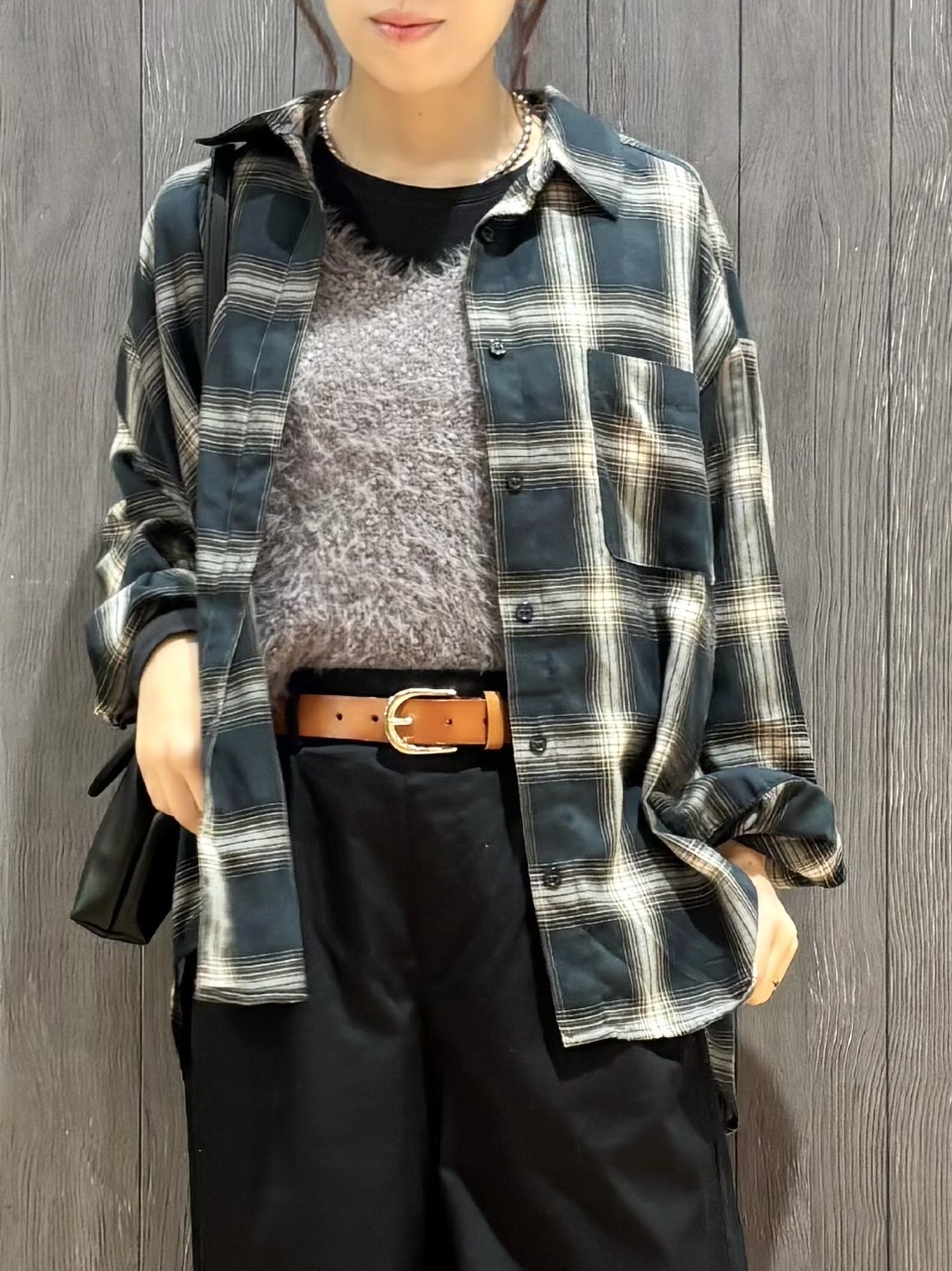 meiさんの「SHOO･LA･RUE｜【洗濯後しわになりにくい/S-LL】気分で選ぶ 大人のデイリー使いに ベーシックシャツ」を使ったコーディネート