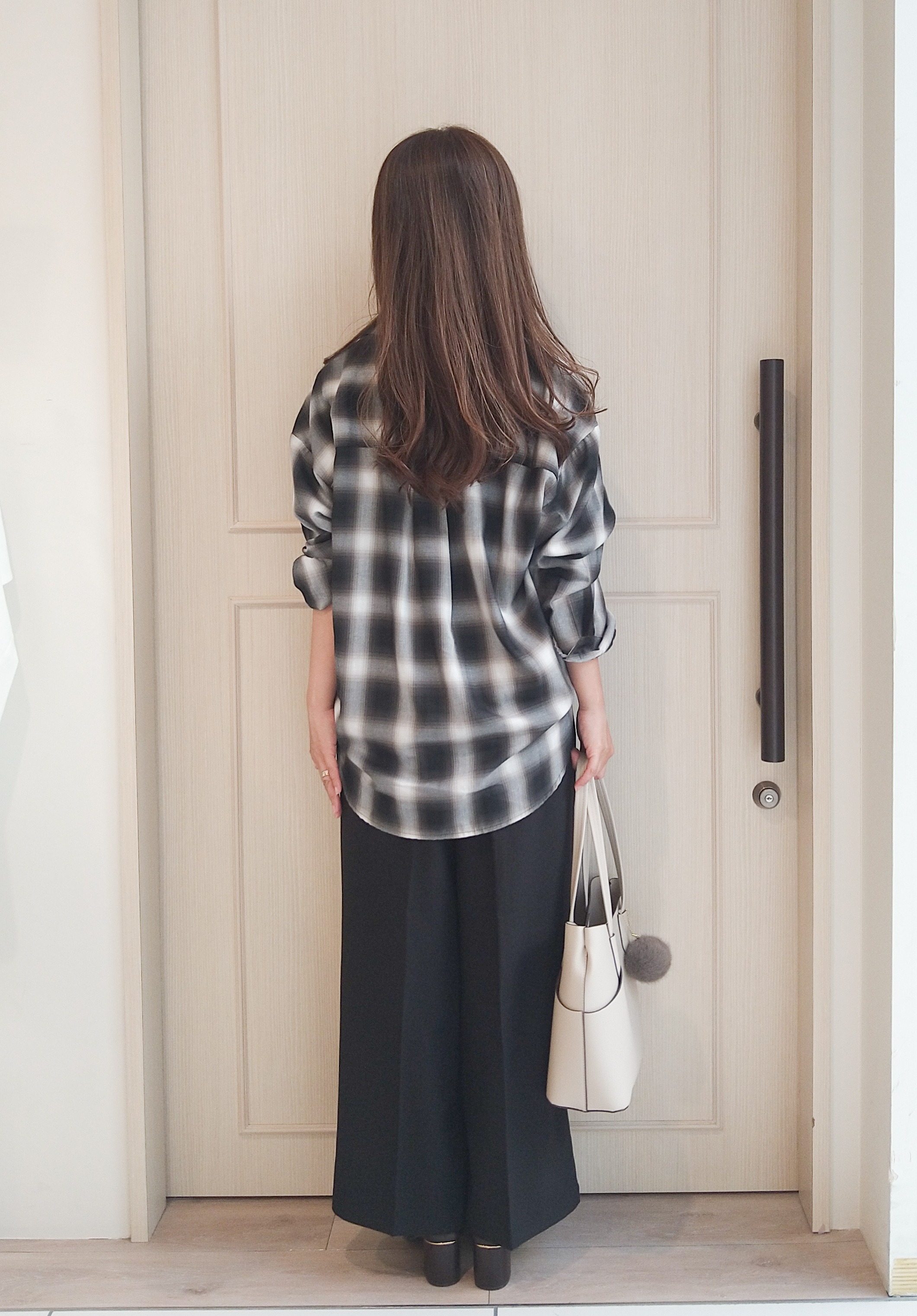 mi-saさんの「SHOO･LA･RUE｜【洗濯後しわになりにくい/S-LL】気分で選ぶ 大人のデイリー使いに ベーシックシャツ」を使ったコーディネート