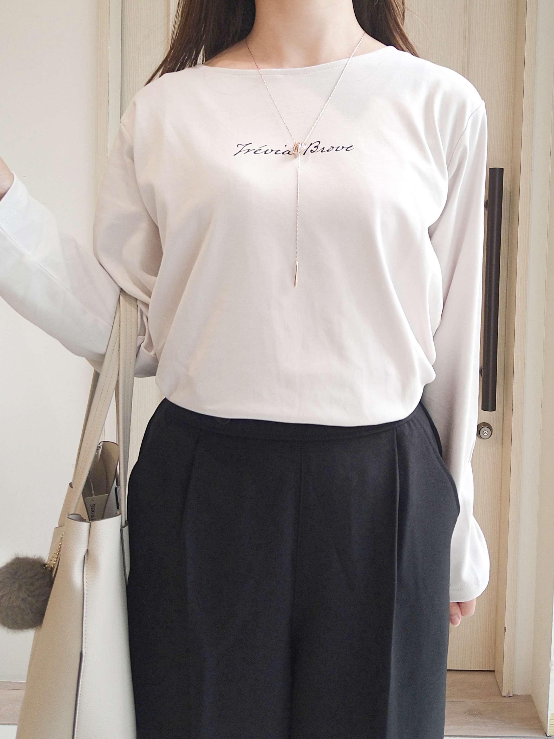 mi-saさんの「SHOO･LA･RUE｜【洗濯後しわになりにくい/S-LL】気分で選ぶ 大人のデイリー使いに ベーシックシャツ」を使ったコーディネート