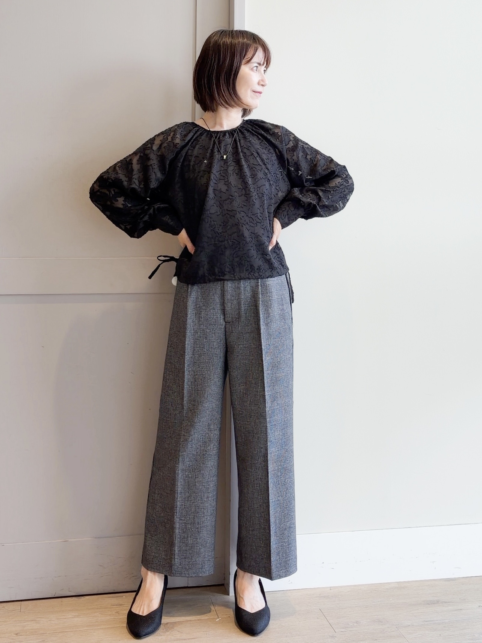 yamakoさんの「grove｜上品に華やぐ シアージャカードブラウス」を使ったコーディネート
