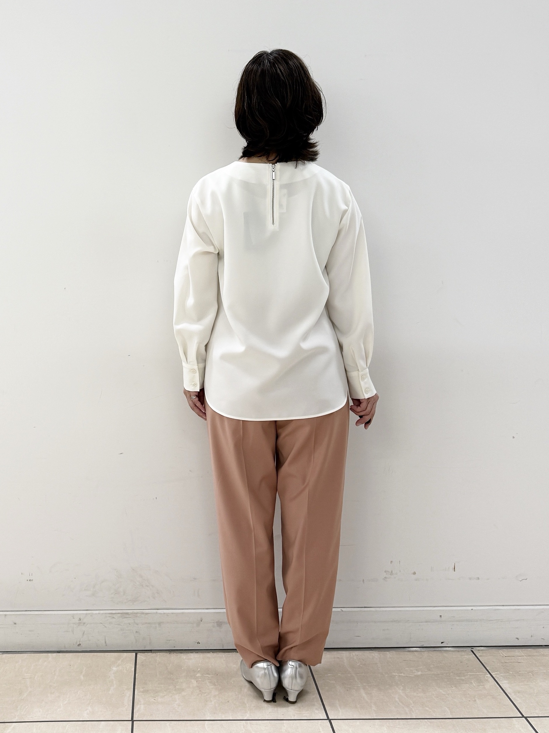 KIKIさんの「Reflect｜【通勤】きれいめラウンドネックブラウス」を使ったコーディネート