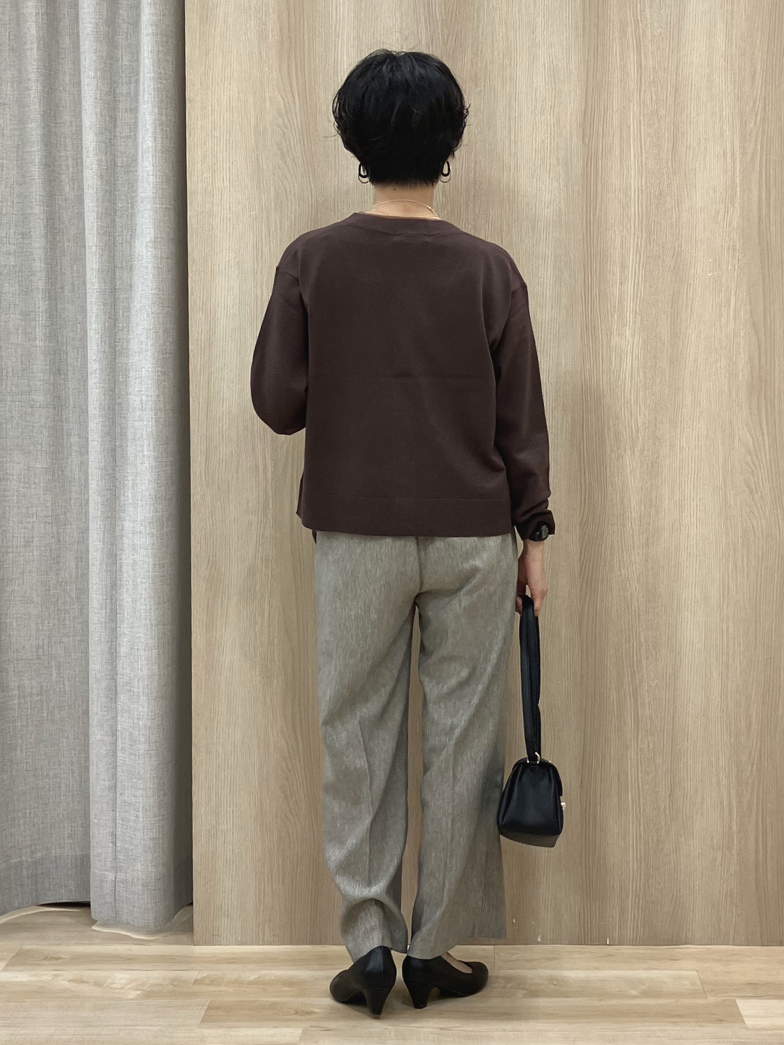 Keiさんの「grove｜【毛玉軽減・2タイプから着丈選べる】キレイが続く Vネックカーディガン」を使ったコーディネート