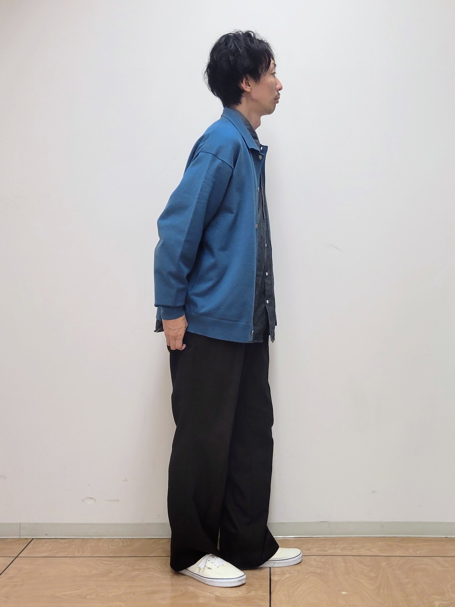 piroyaさんの「TAKEO KIKUCHI｜ニット シャツ カーディガン」を使ったコーディネート