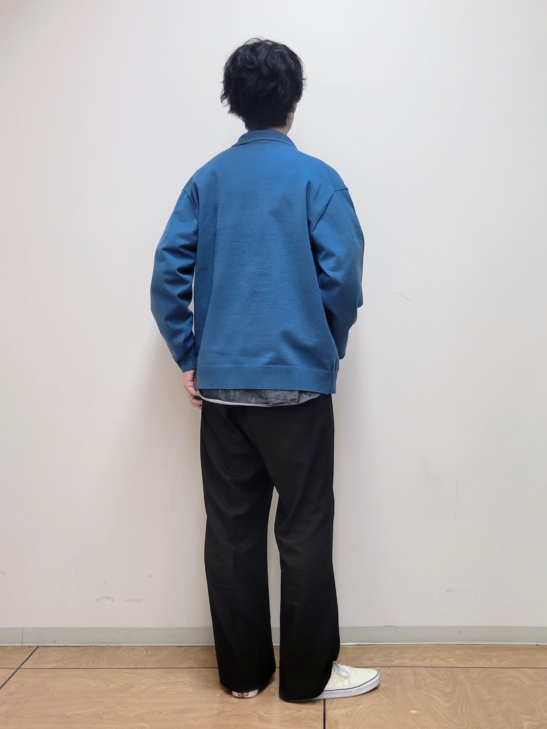piroyaさんの「TAKEO KIKUCHI｜ニット シャツ カーディガン」を使ったコーディネート
