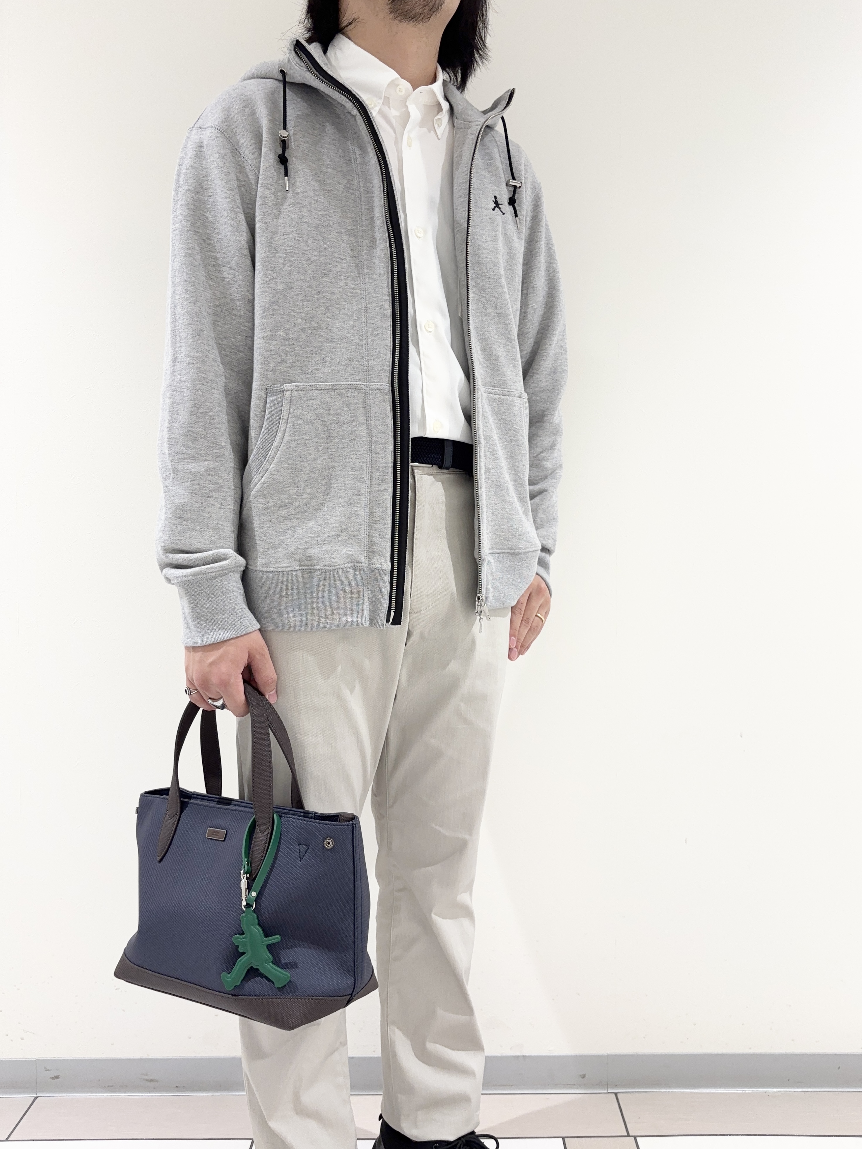 及川さんの「TAKEO KIKUCHI｜【BOWLER HAT LABEL】ジップアップ スウェットパーカー」を使ったコーディネート