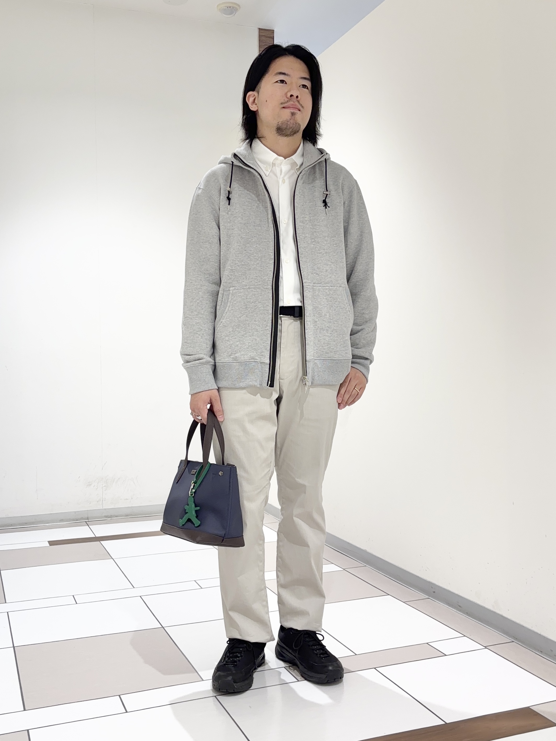 及川さんの「TAKEO KIKUCHI｜【BOWLER HAT LABEL】ジップアップ スウェットパーカー」を使ったコーディネート