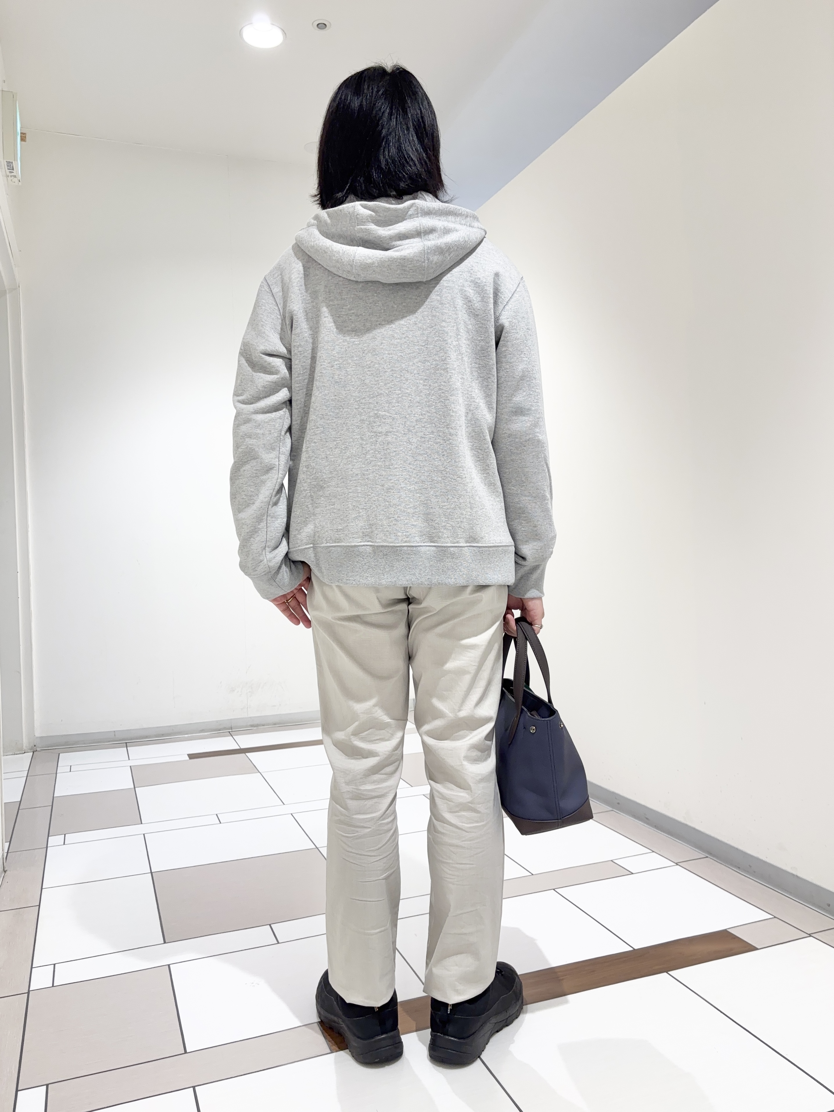 及川さんの「TAKEO KIKUCHI｜【BOWLER HAT LABEL】ジップアップ スウェットパーカー」を使ったコーディネート