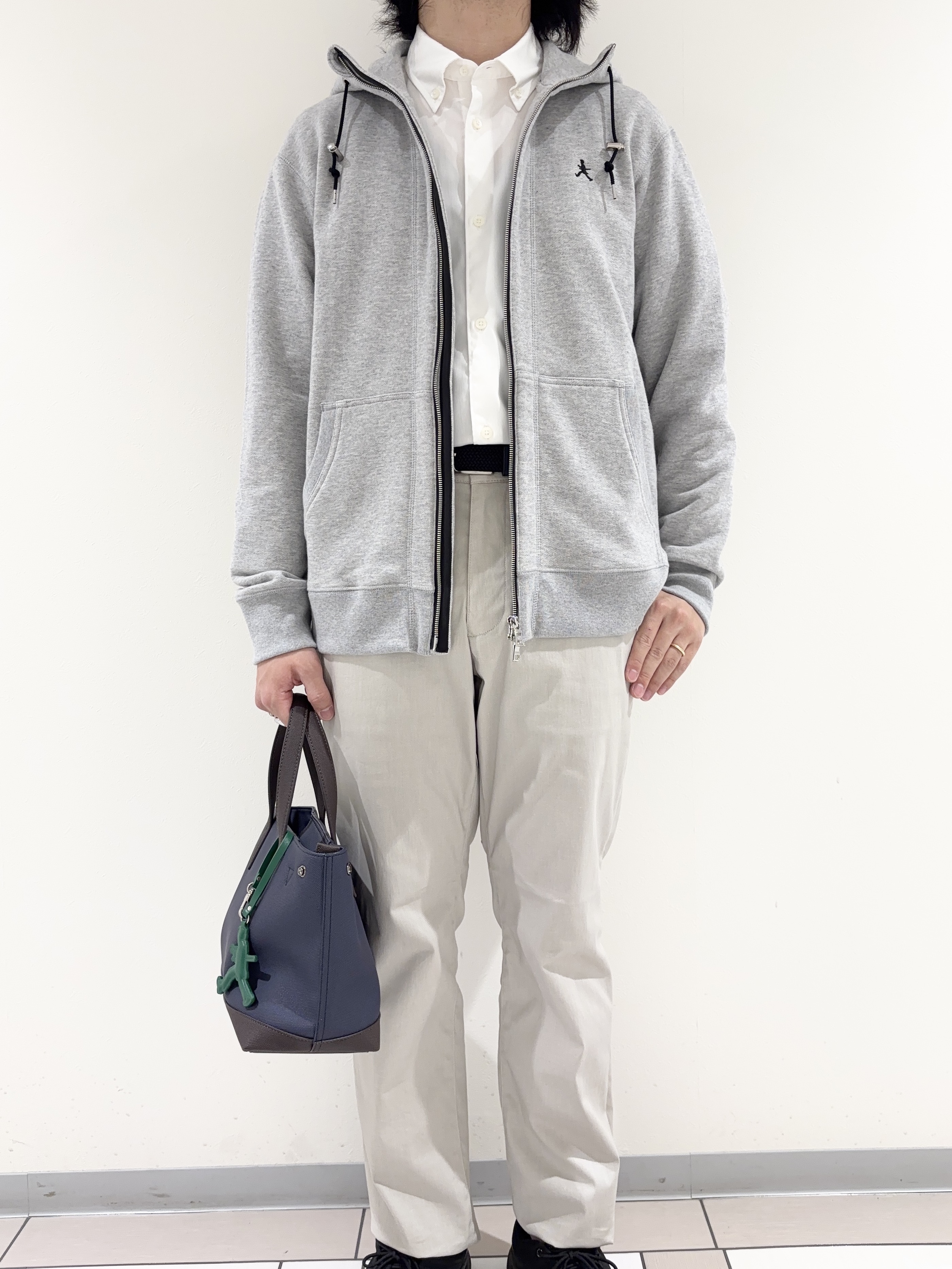 及川さんの「TAKEO KIKUCHI｜【BOWLER HAT LABEL】ジップアップ スウェットパーカー」を使ったコーディネート