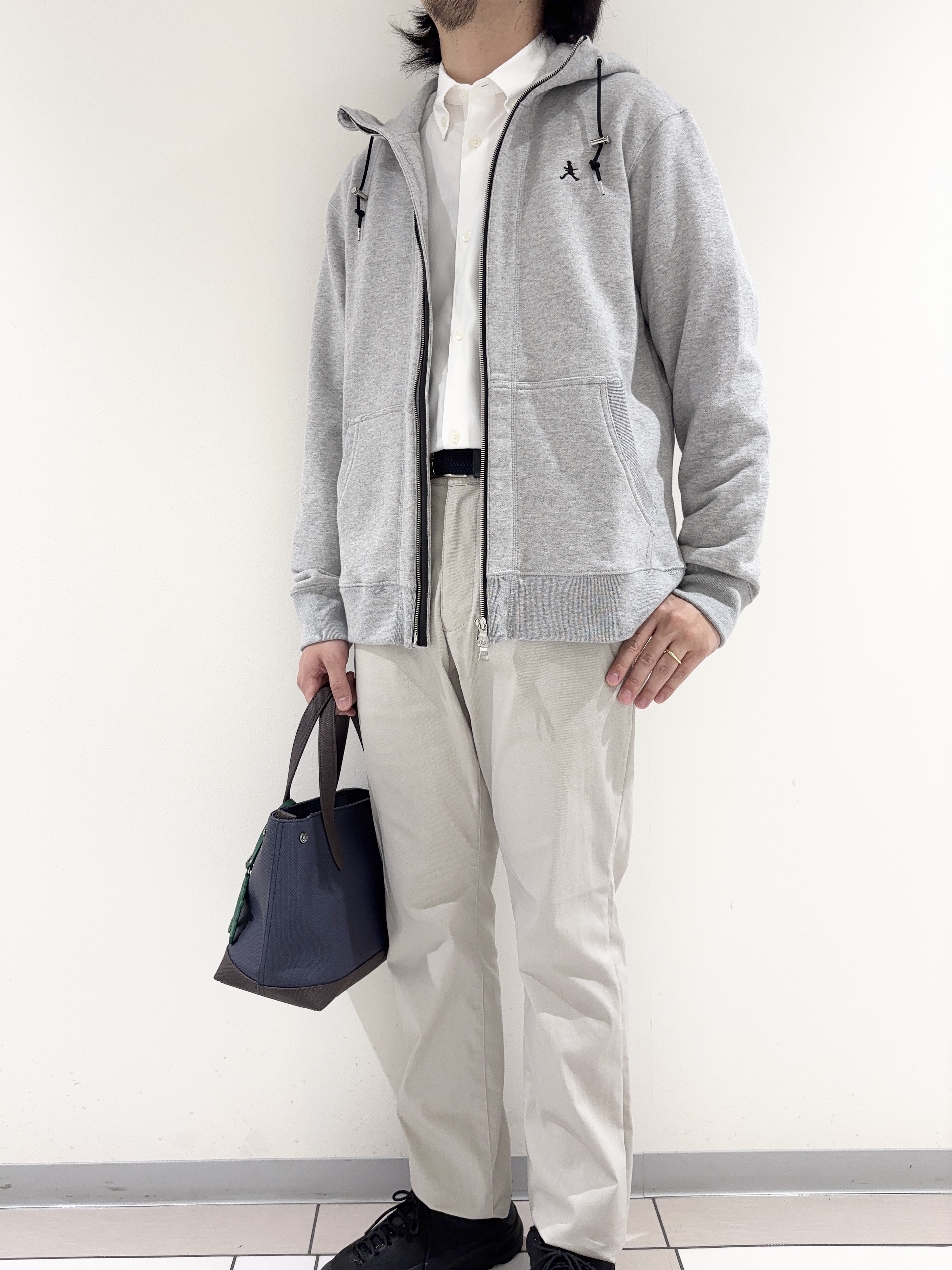 及川さんの「TAKEO KIKUCHI｜【BOWLER HAT LABEL】ジップアップ スウェットパーカー」を使ったコーディネート