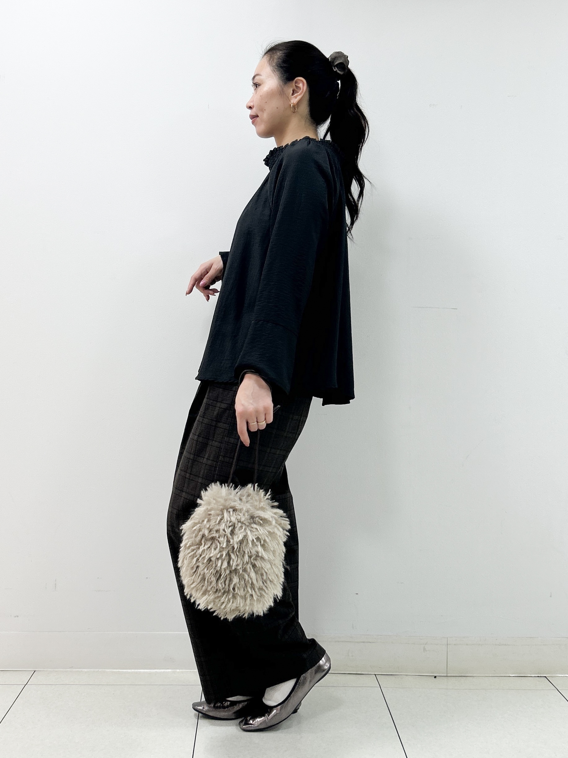 Kaiさんの「Dessin｜【洗える/体型カバー】シャーリングブラウス」を使ったコーディネート