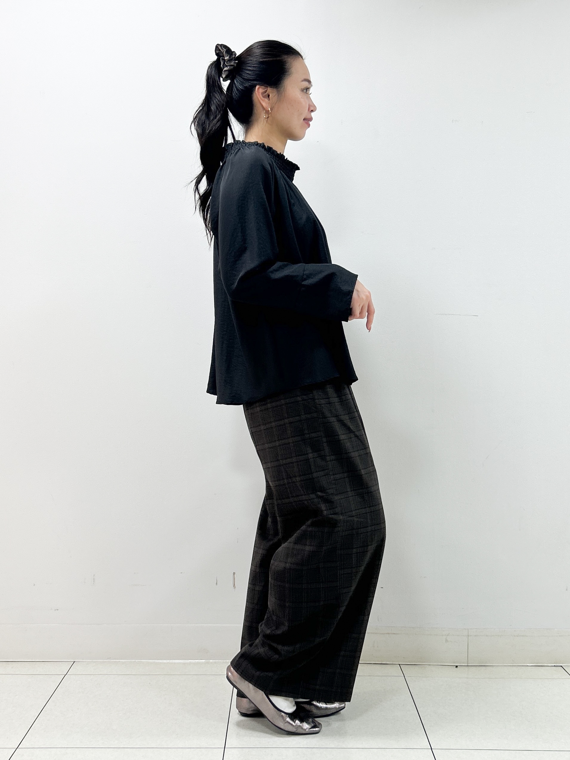 Kaiさんの「Dessin｜【洗える/体型カバー】シャーリングブラウス」を使ったコーディネート