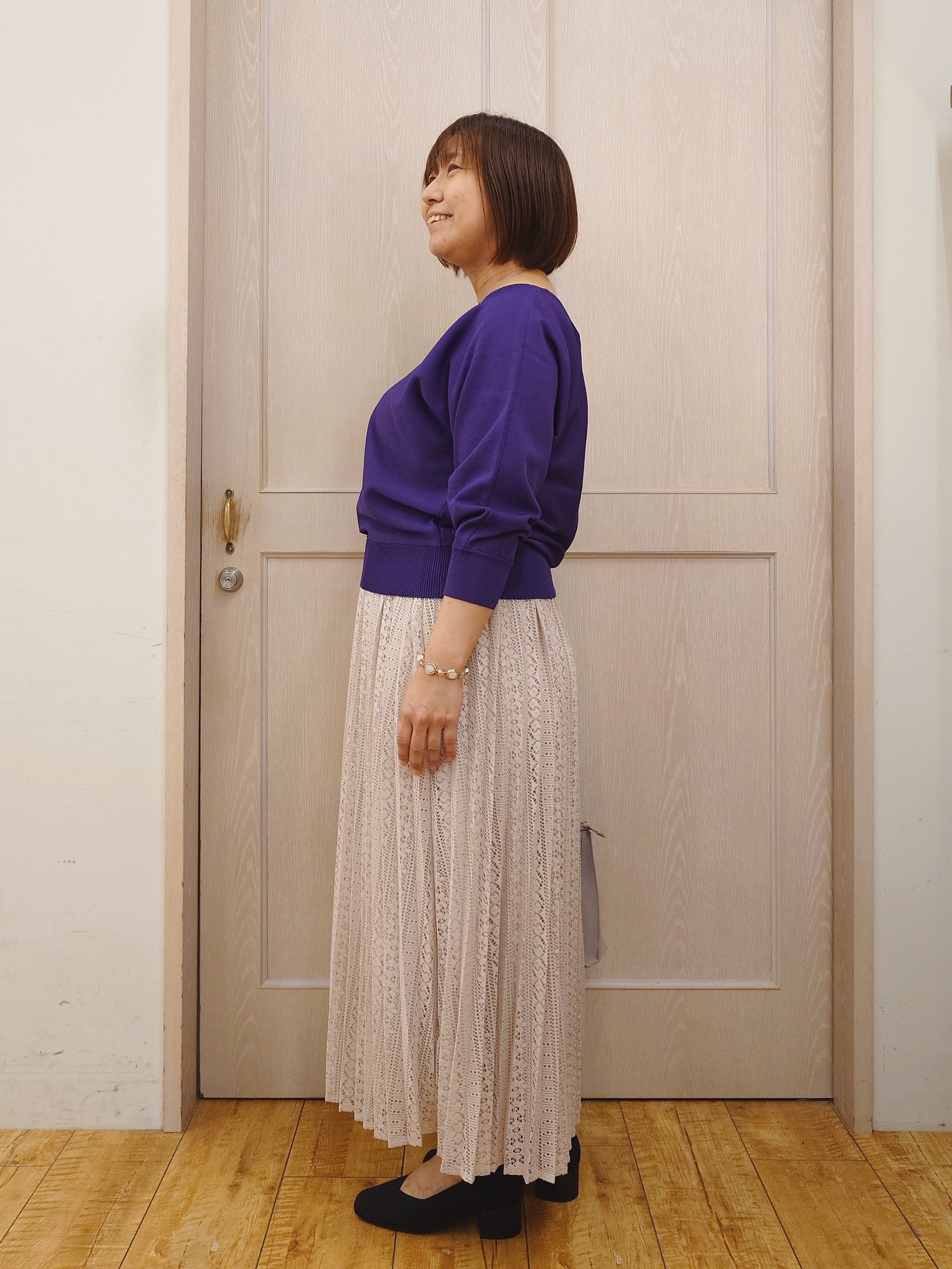 とろろさんの「SHOO･LA･RUE｜【洗濯機可】軽やかさらタッチ インせず着られる すっきり見えドルマンニット」を使ったコーディネート