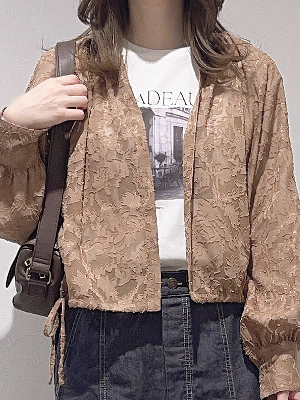 HITOMIさんの「grove｜上品に華やぐ シアージャカードブラウス」を使ったコーディネート