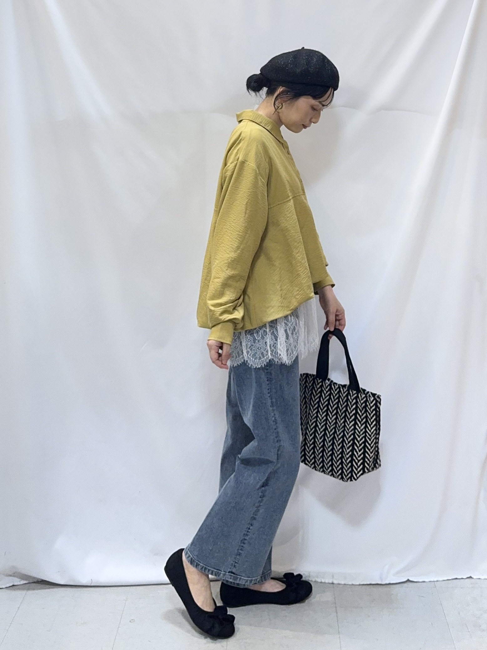 𝐇𝐢𝐫𝐨𝐦𝐢さんの「SHOO･LA･RUE｜【S-LL/洗濯機可】インせず即こなれる 裾バルーンシャツ」を使ったコーディネート