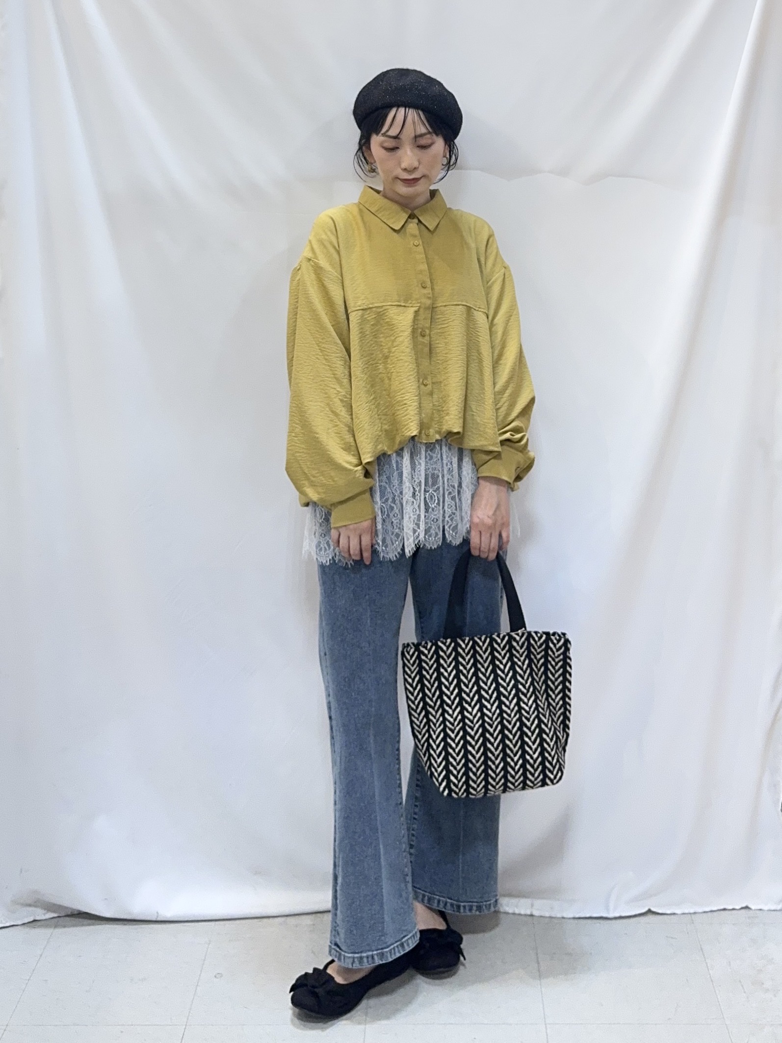 𝐇𝐢𝐫𝐨𝐦𝐢さんの「SHOO･LA･RUE｜【S-LL/洗濯機可】インせず即こなれる 裾バルーンシャツ」を使ったコーディネート