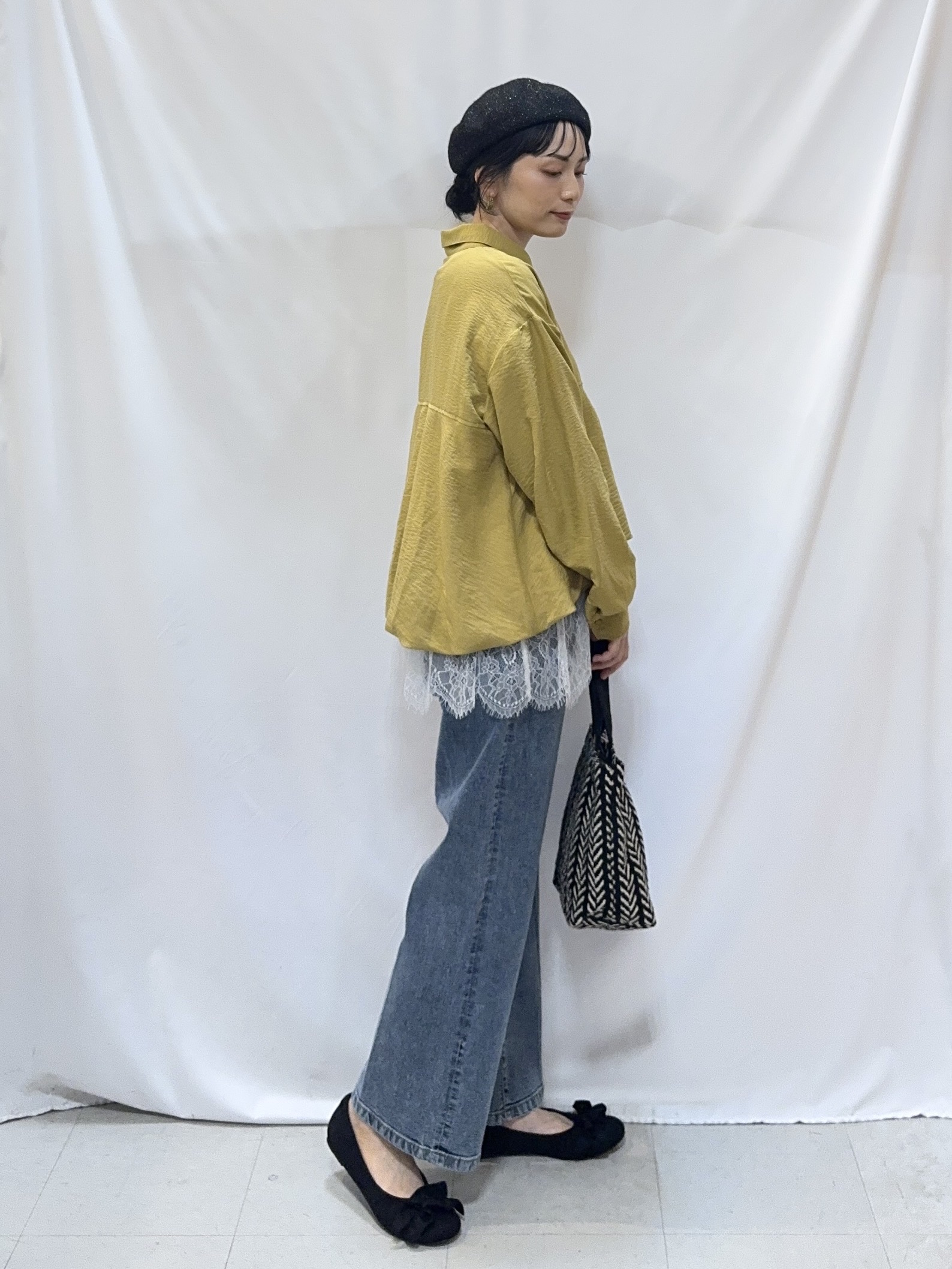 𝐇𝐢𝐫𝐨𝐦𝐢さんの「SHOO･LA･RUE｜【S-LL/洗濯機可】インせず即こなれる 裾バルーンシャツ」を使ったコーディネート