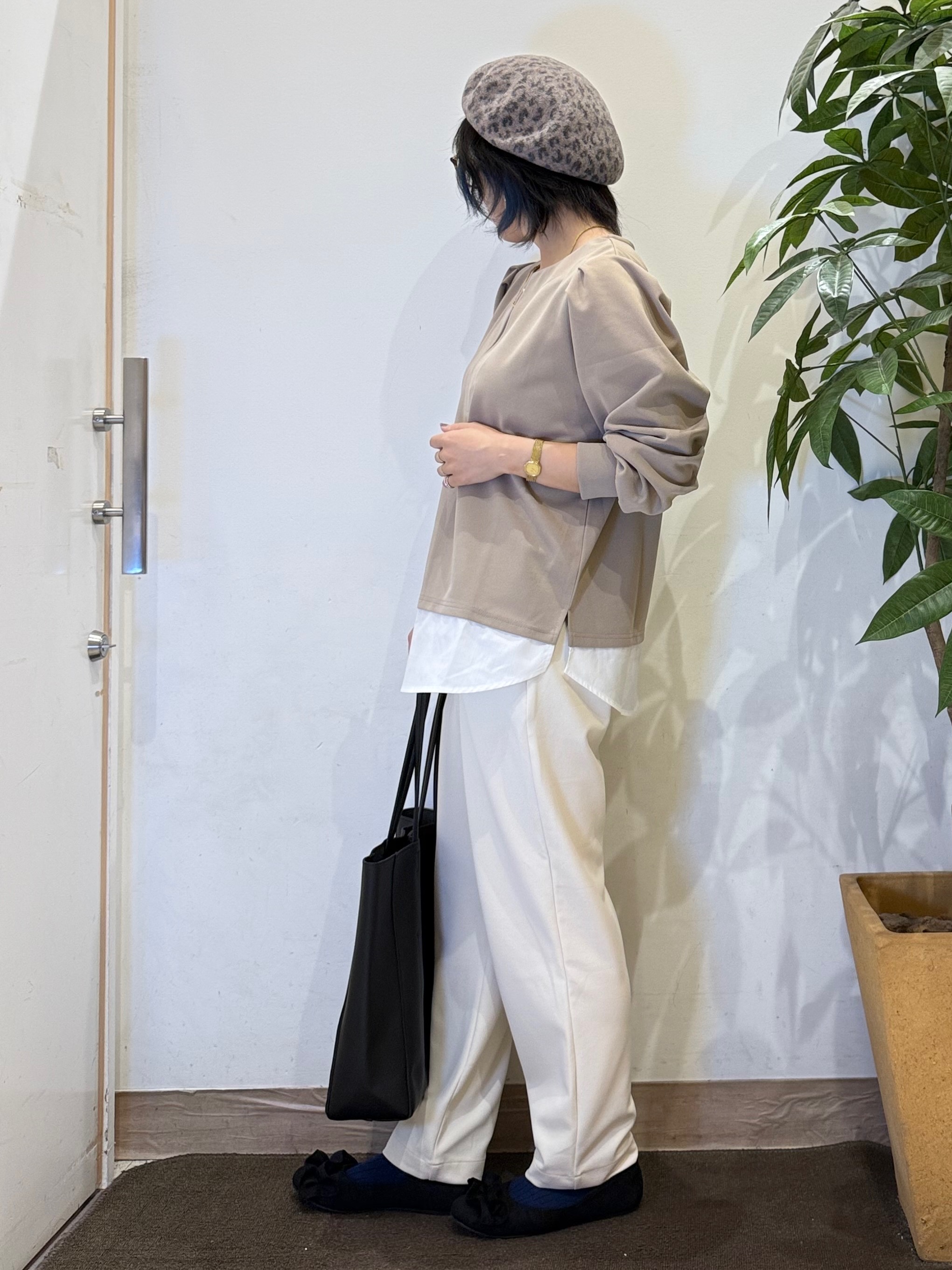 misakiさんの「SHOO･LA･RUE｜【S-LL/洗濯機可】1枚で完成 アクセいらずのレイヤード風ブラウス」を使ったコーディネート