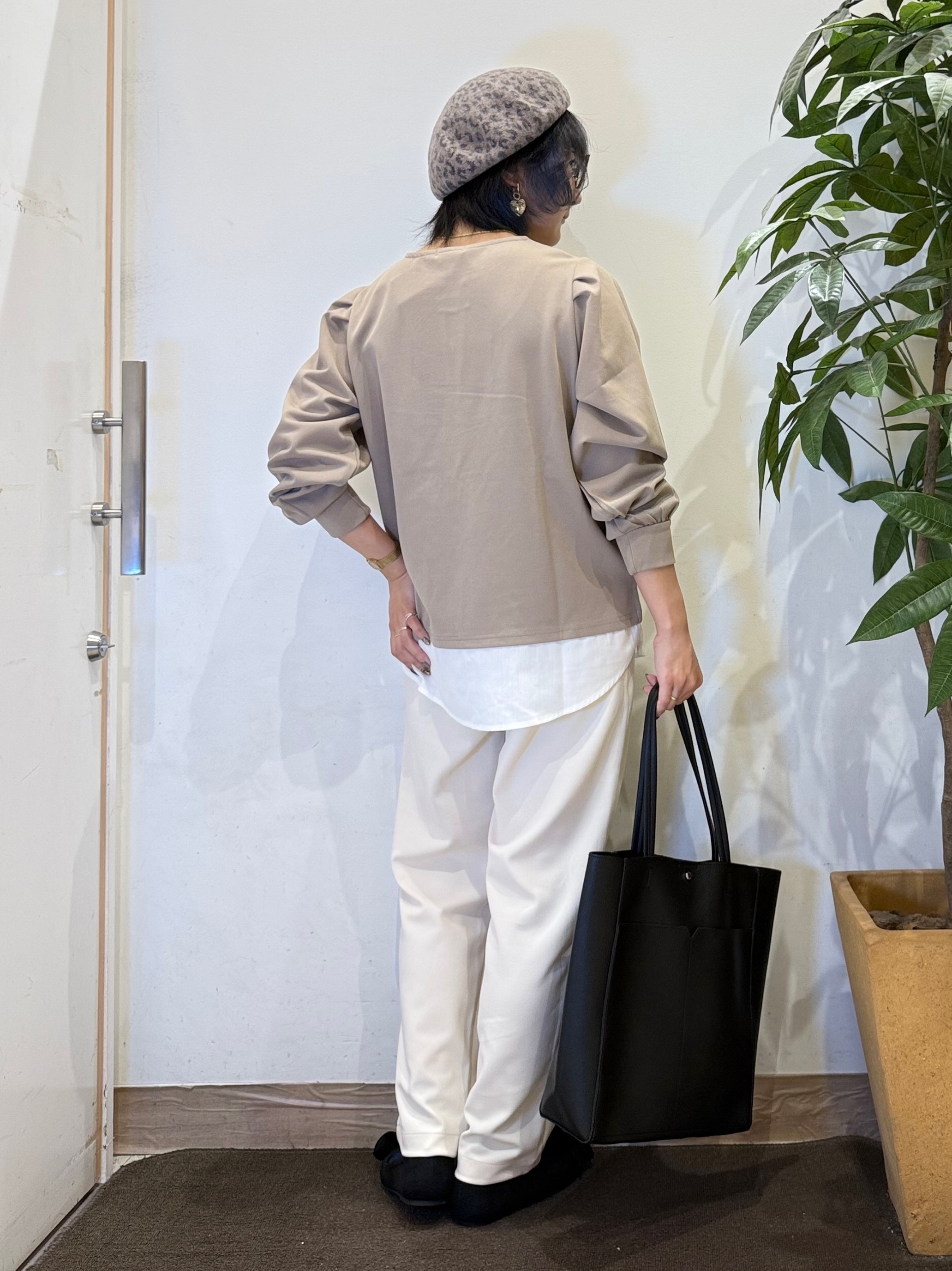 misakiさんの「SHOO･LA･RUE｜【S-LL/洗濯機可】1枚で完成 アクセいらずのレイヤード風ブラウス」を使ったコーディネート