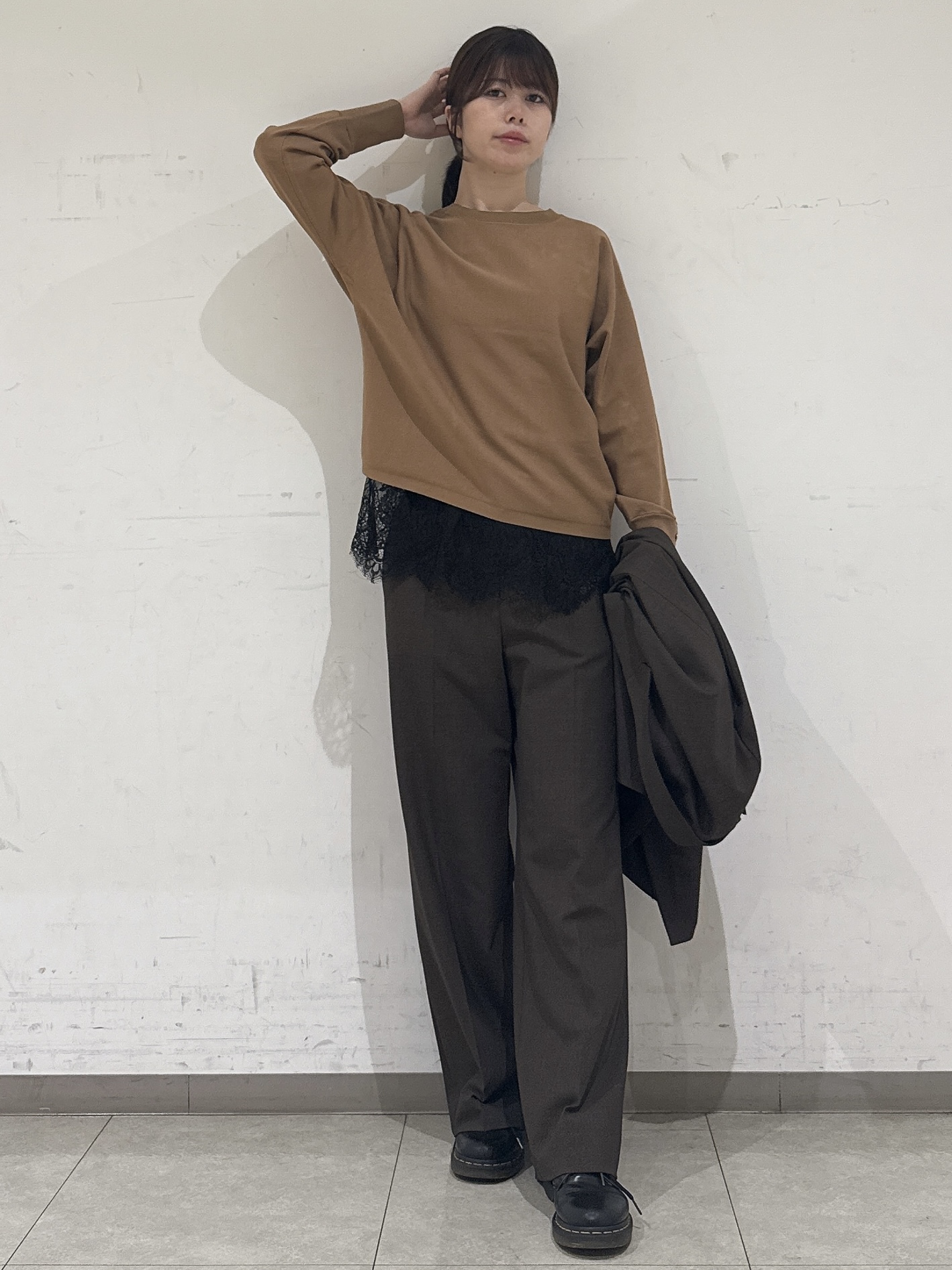 rinaさんの「INDIVI｜【選べる6色／ストレッチ◎】きれいめドルマンスリーブニット」を使ったコーディネート