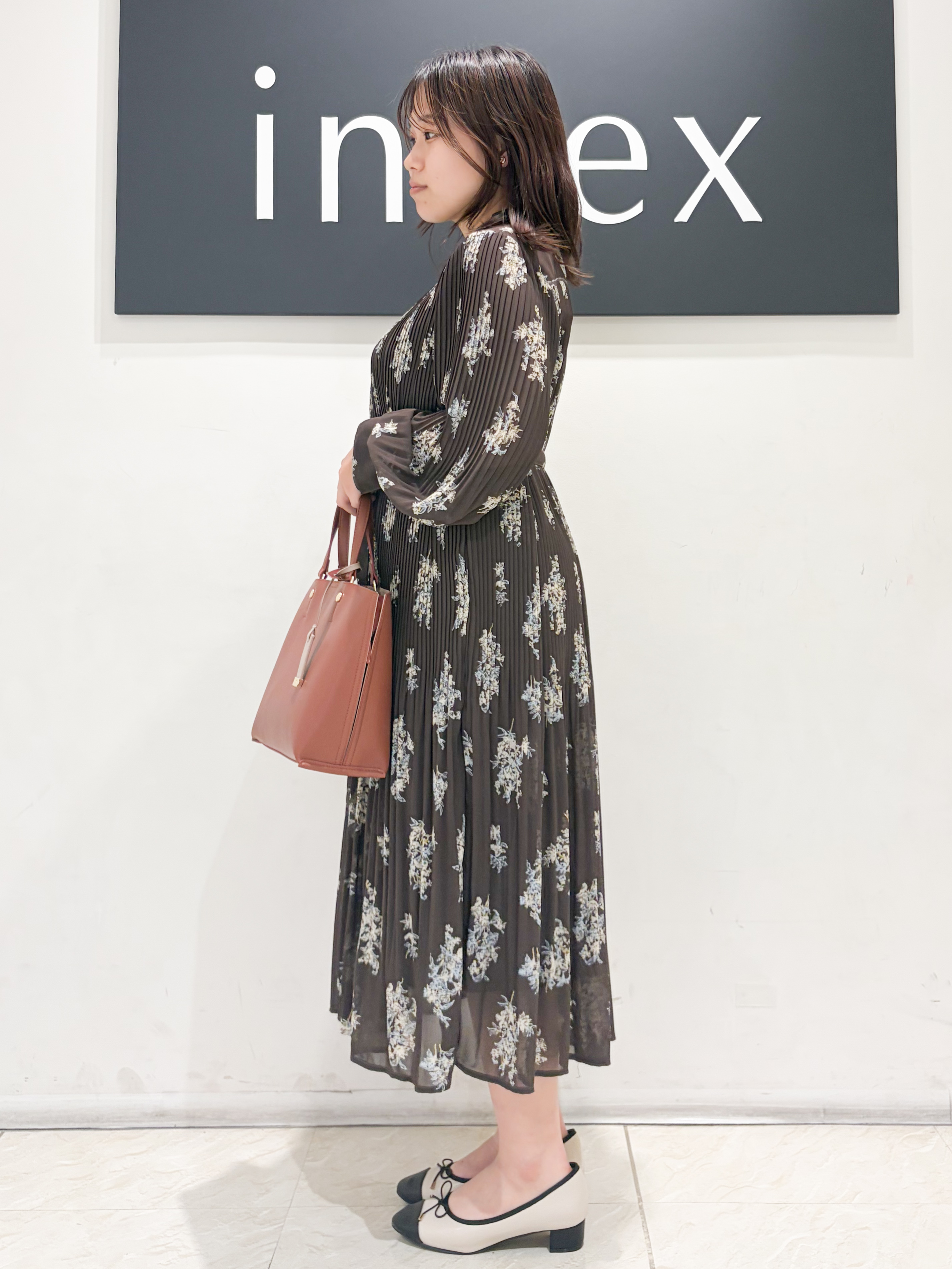 ハルカさんの「index｜【XS-3Lサイズ】ジョーゼットアソートプリーツワンピース《洗濯機OK／防シワ／イージーアイロン》」を使ったコーディネート