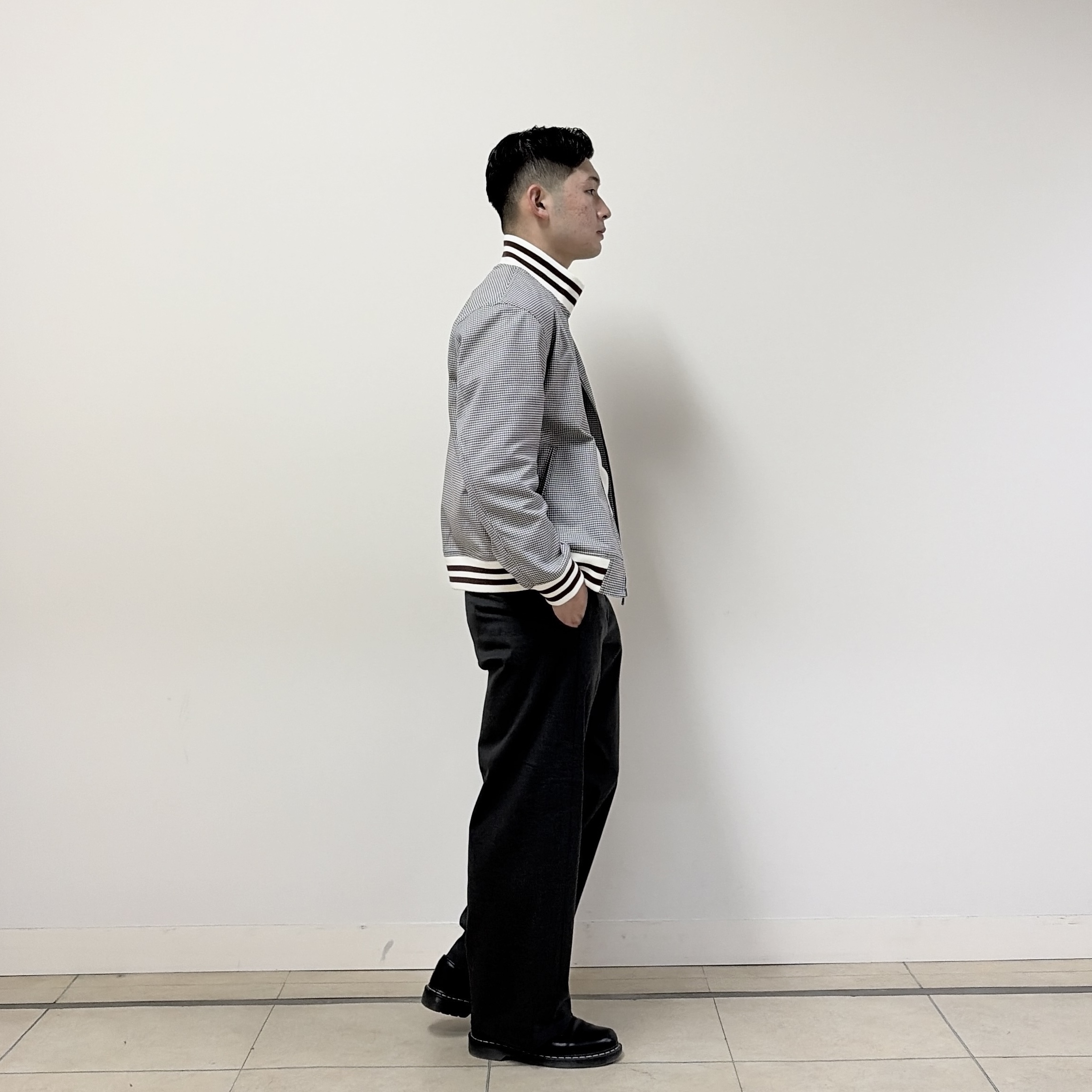 千葉亮太さんの「DRESSTERIOR｜ハウンドトゥース ハイネックリブジャケット」を使ったコーディネート