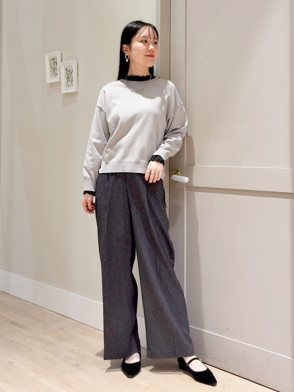 Mayuさんの「grove｜【前後2WAY】さりげなく、上品にきらめく ニットカーディガン」を使ったコーディネート