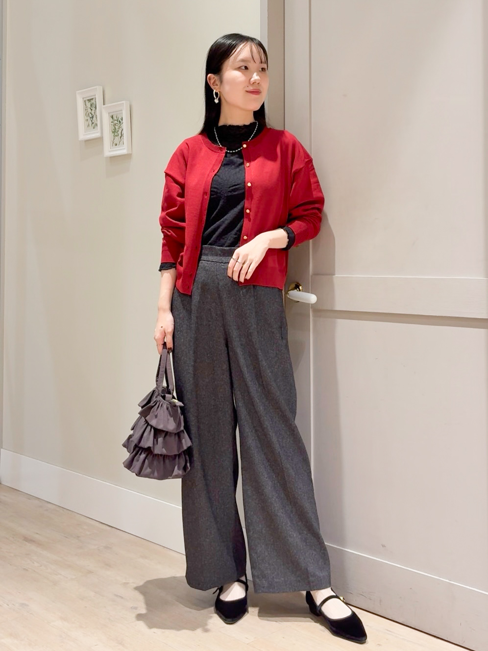 Mayuさんの「grove｜【前後2WAY】さりげなく、上品にきらめく ニットカーディガン」を使ったコーディネート