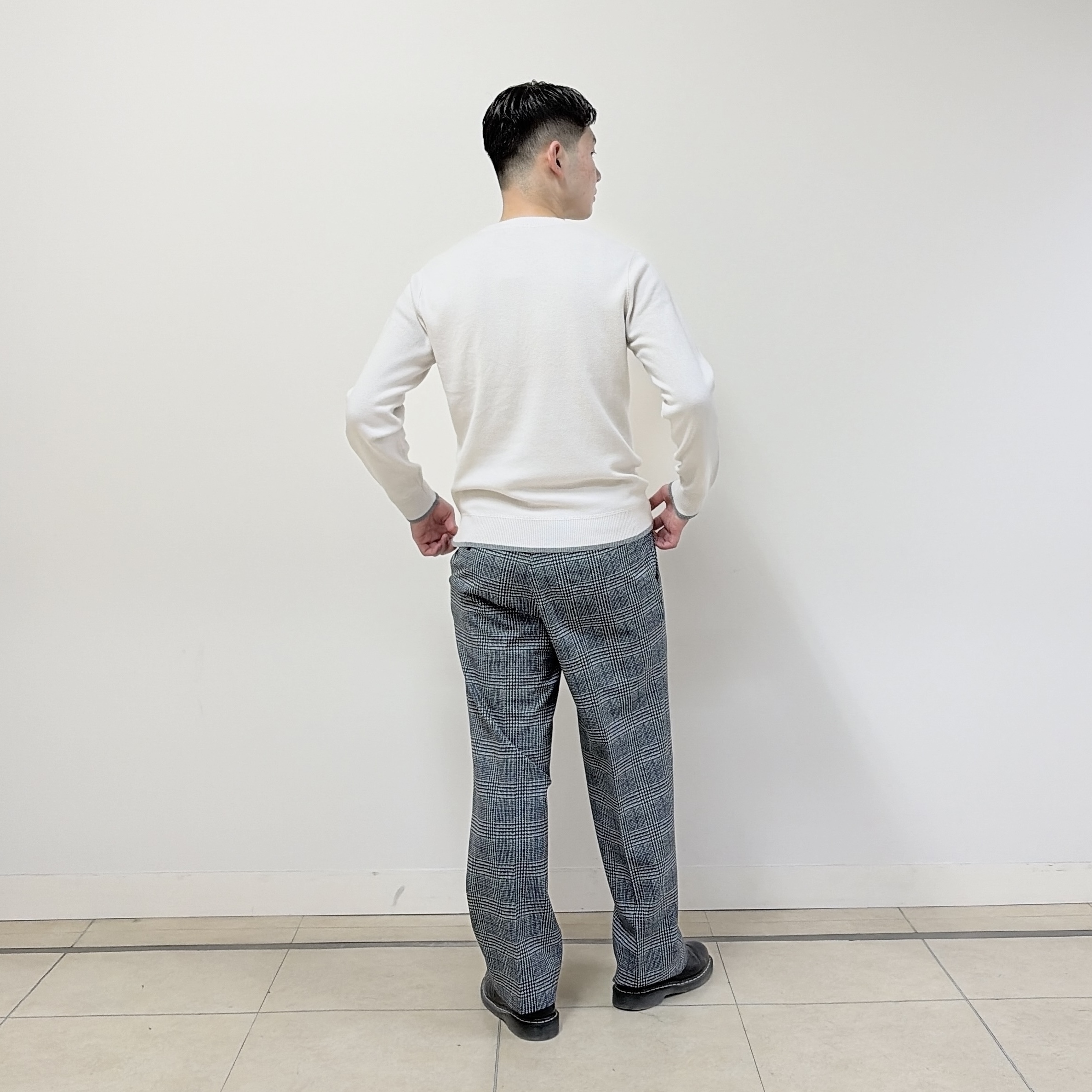 千葉亮太さんの「DRESSTERIOR｜【6色展開/洗濯機可】コットンカシミヤ スムースニット」を使ったコーディネート