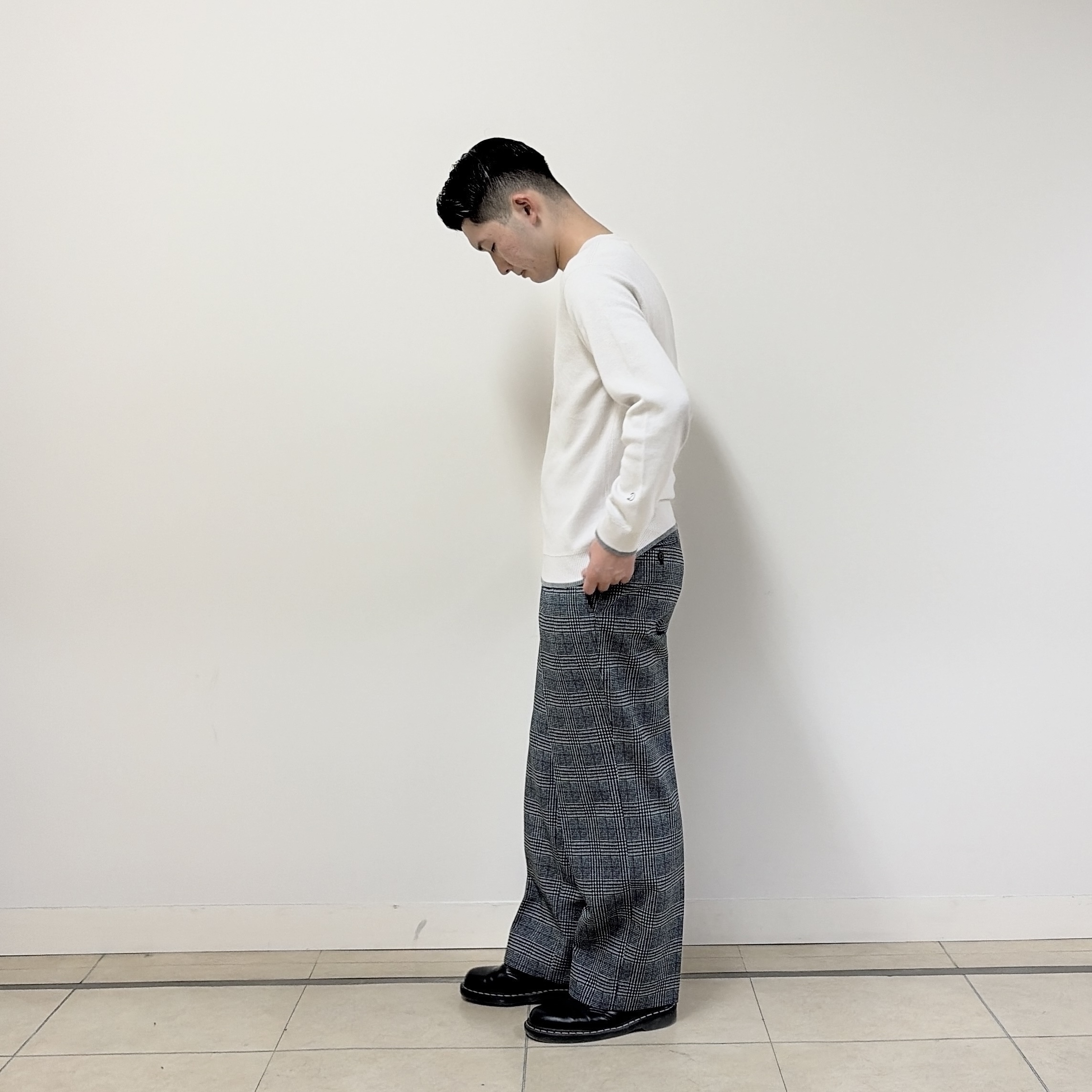 千葉亮太さんの「DRESSTERIOR｜【6色展開/洗濯機可】コットンカシミヤ スムースニット」を使ったコーディネート