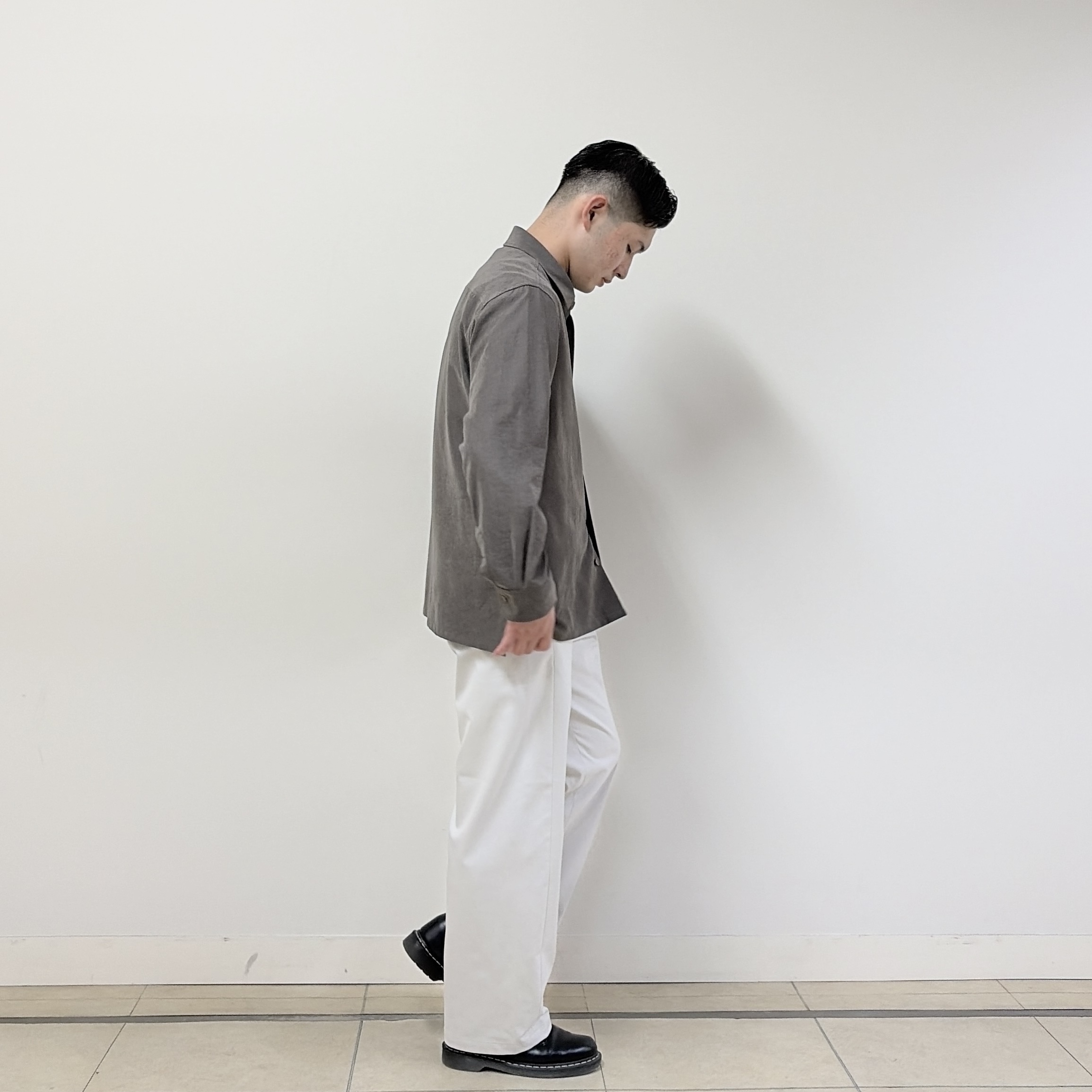 千葉亮太さんの「DRESSTERIOR｜【ウォッシャブル】スウェードタッチ キュプラフィブリル シャツ」を使ったコーディネート