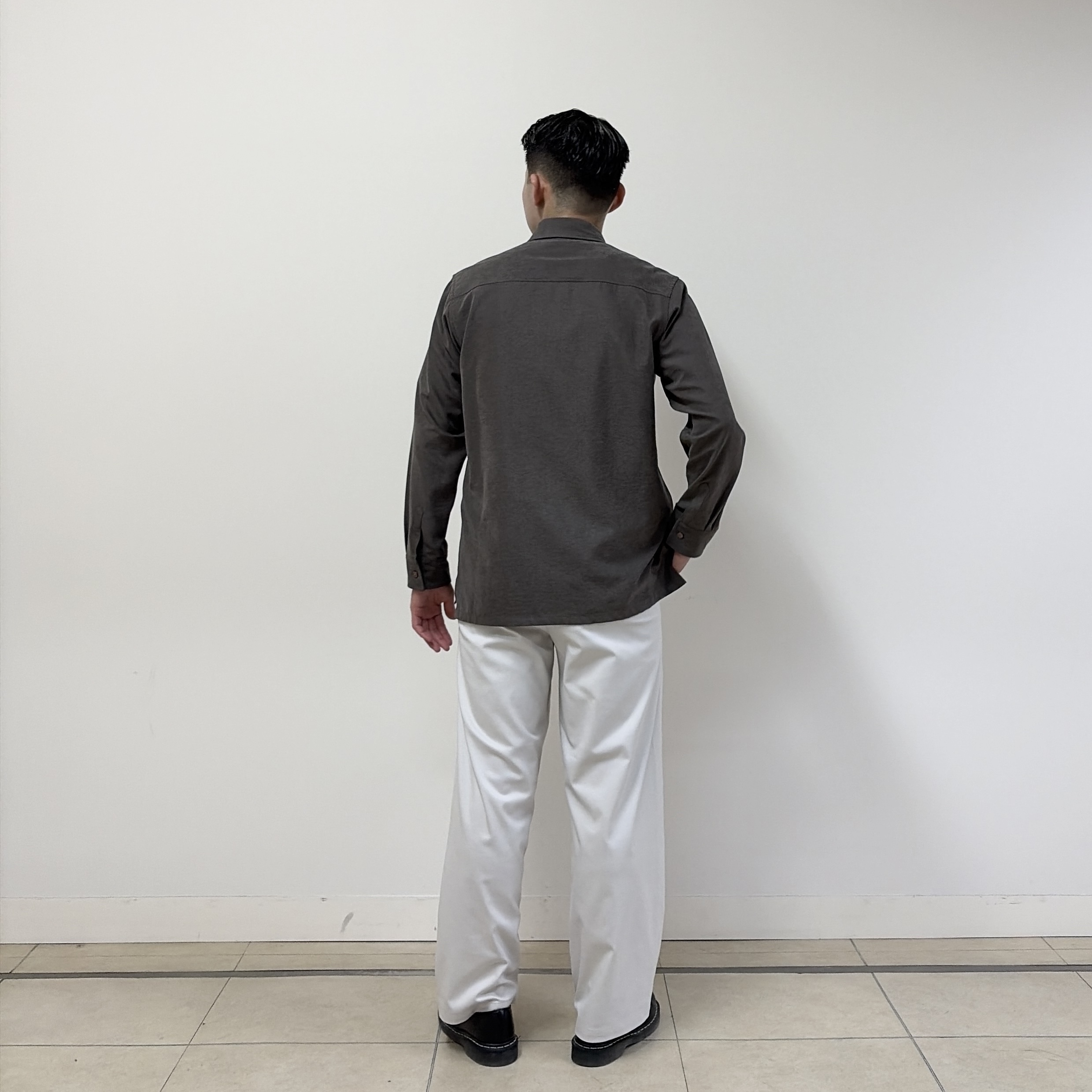 千葉亮太さんの「DRESSTERIOR｜【ウォッシャブル】スウェードタッチ キュプラフィブリル シャツ」を使ったコーディネート
