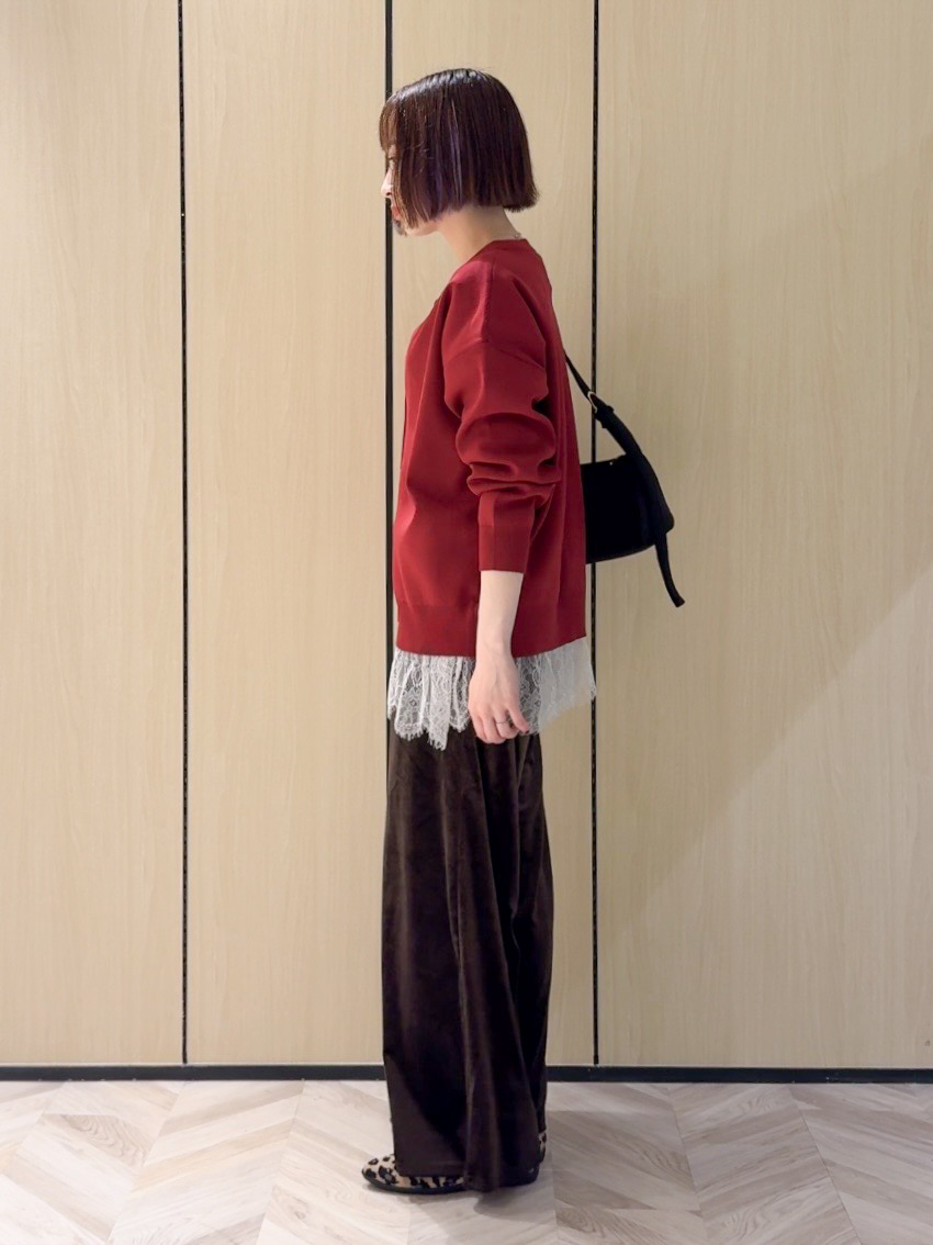 𝐜𝐡𝐢𝐤𝐚さんの「SHOO･LA･RUE｜【セットアップ可/洗濯機可】軽やかに羽織れる スポンディッシュ ニットカーディガン」を使ったコーディネート