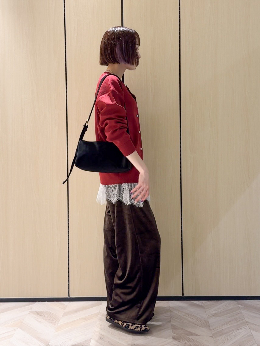 𝐜𝐡𝐢𝐤𝐚さんの「SHOO･LA･RUE｜【セットアップ可/洗濯機可】軽やかに羽織れる スポンディッシュ ニットカーディガン」を使ったコーディネート