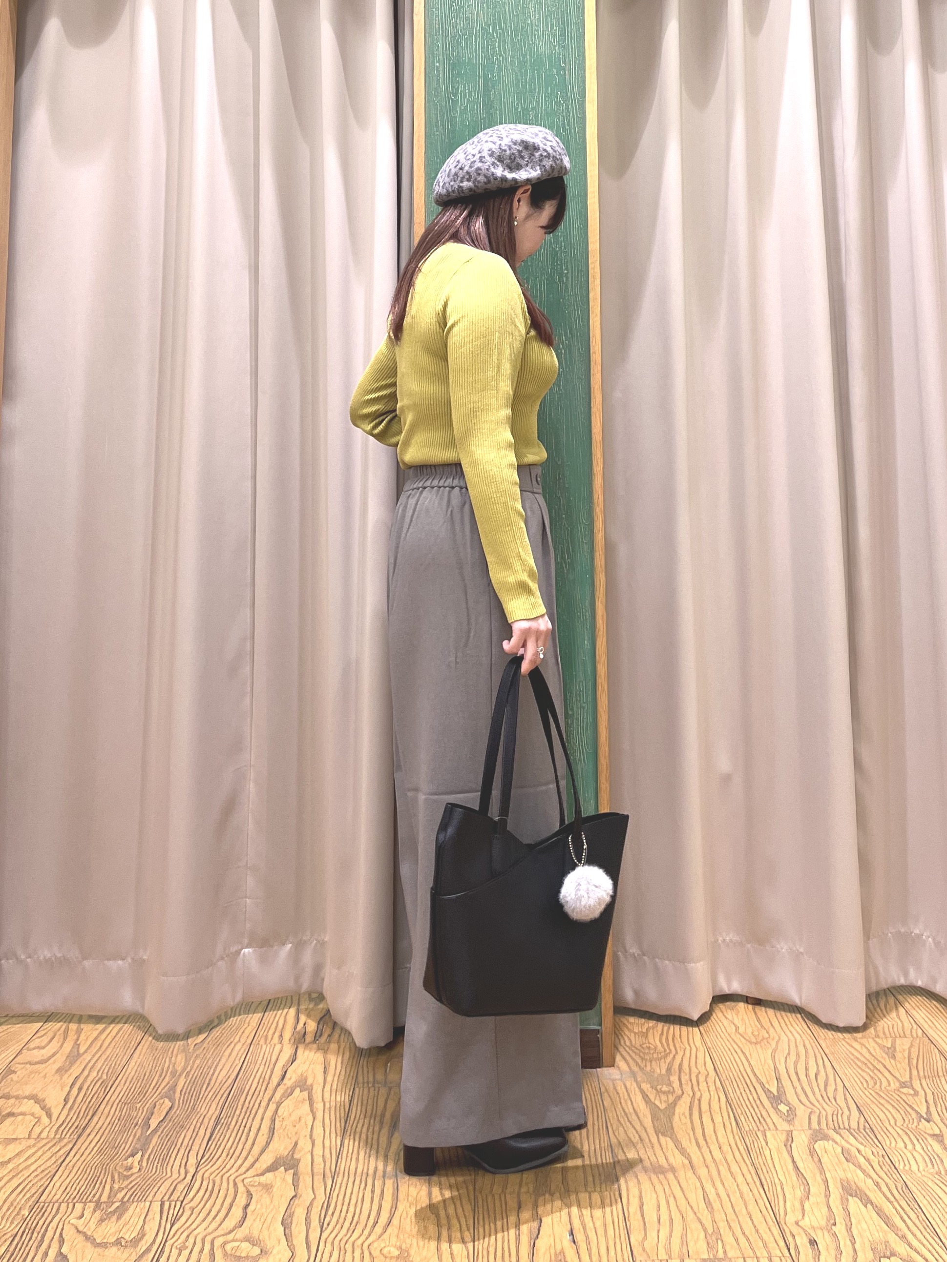 ゆっきーさんの「SHOO･LA･RUE｜【毛玉になりにくい/S-LL/洗濯機可】ボートネックで首元美しく やわらかリブニット」を使ったコーディネート