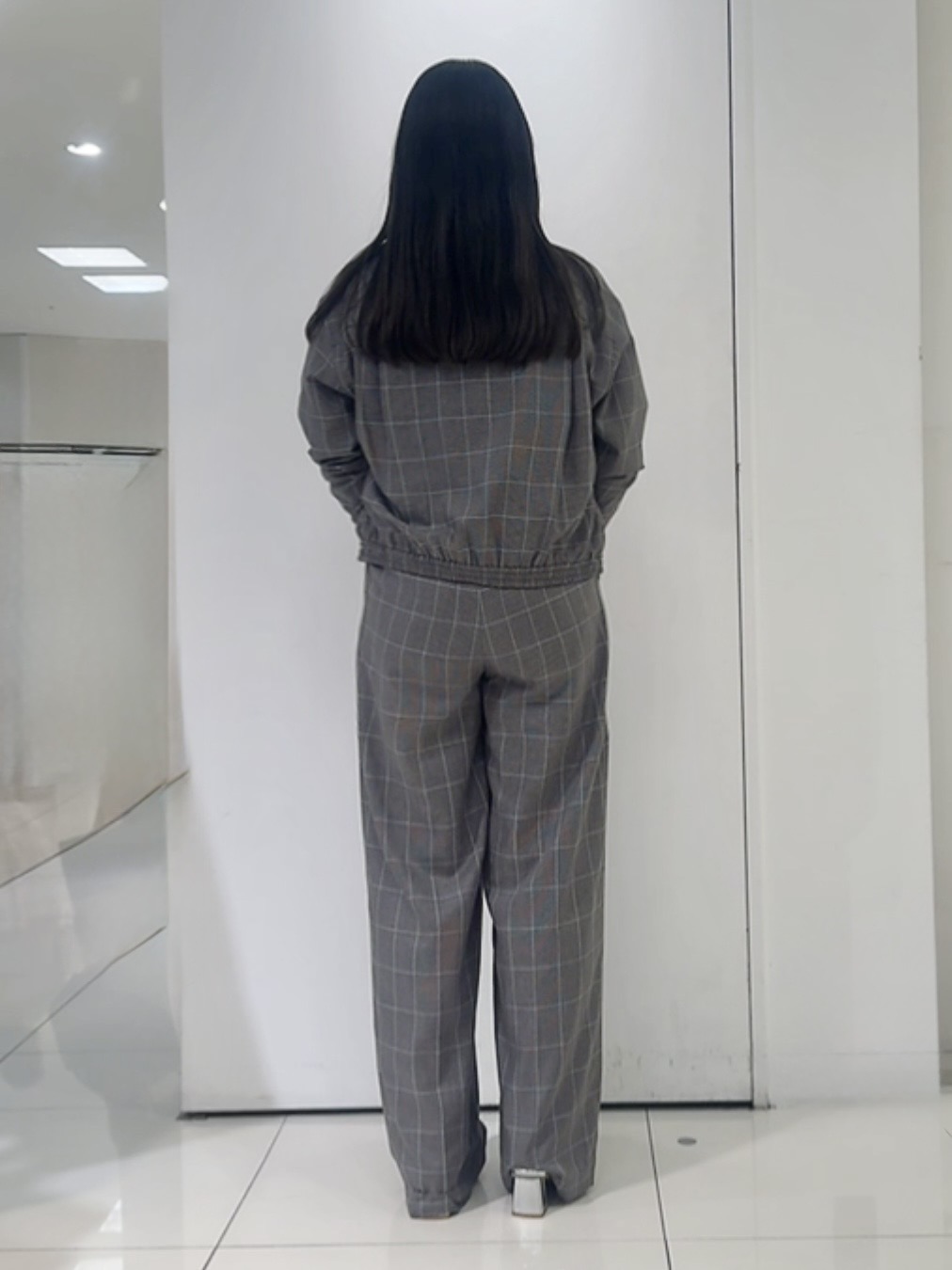 なかじさんの「UNTITLED｜【セットアップ可/ウエストゴム】メランジツイルワイドパンツ」を使ったコーディネート