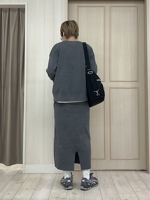 Turnerさんの「SHOO･LA･RUE｜【セットアップ可/洗濯機可】軽やかに羽織れる スポンディッシュ ニットカーディガン」を使ったコーディネート