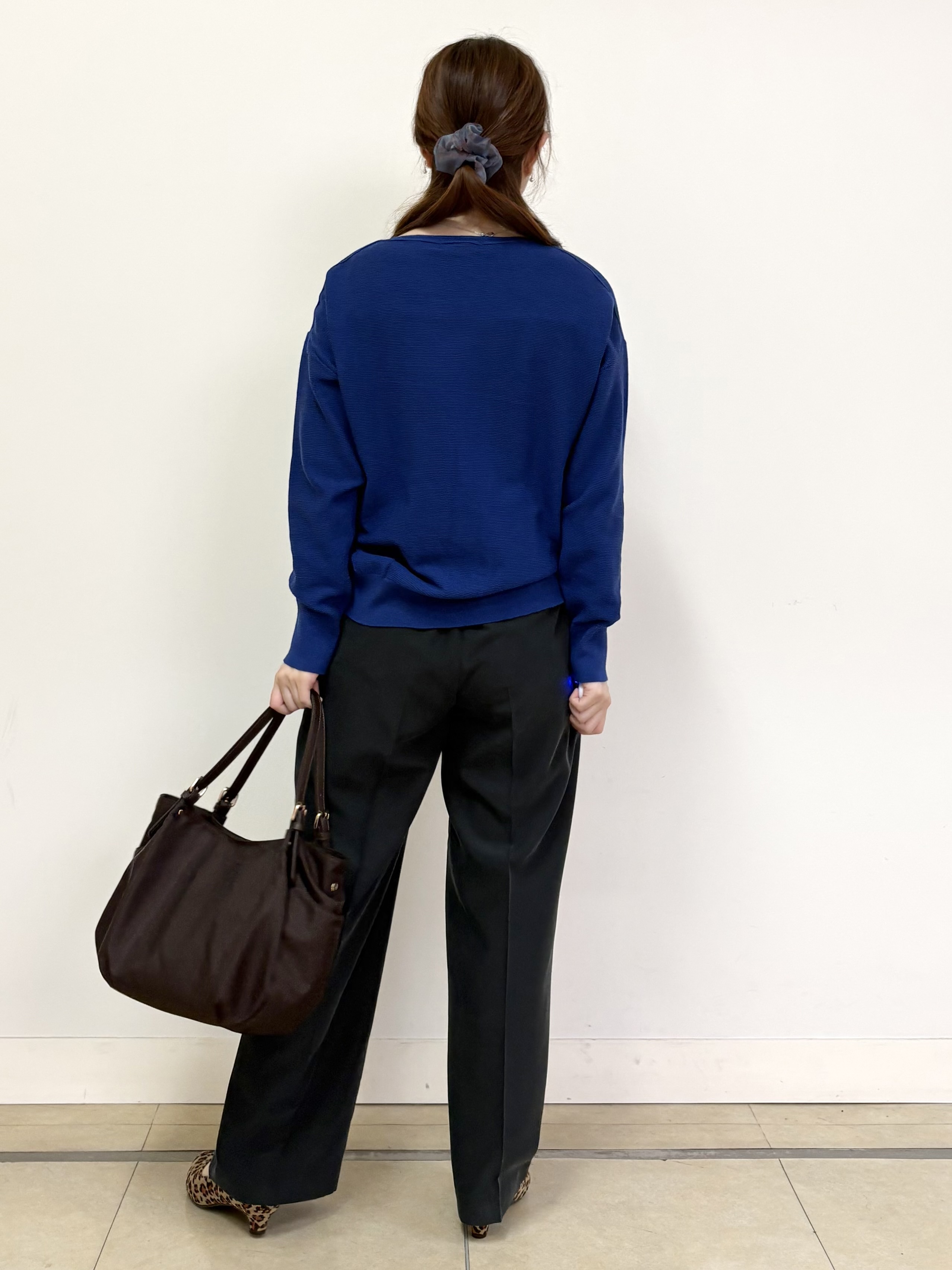 mikiさんの「Reflect｜ボートネックニットトップス」を使ったコーディネート