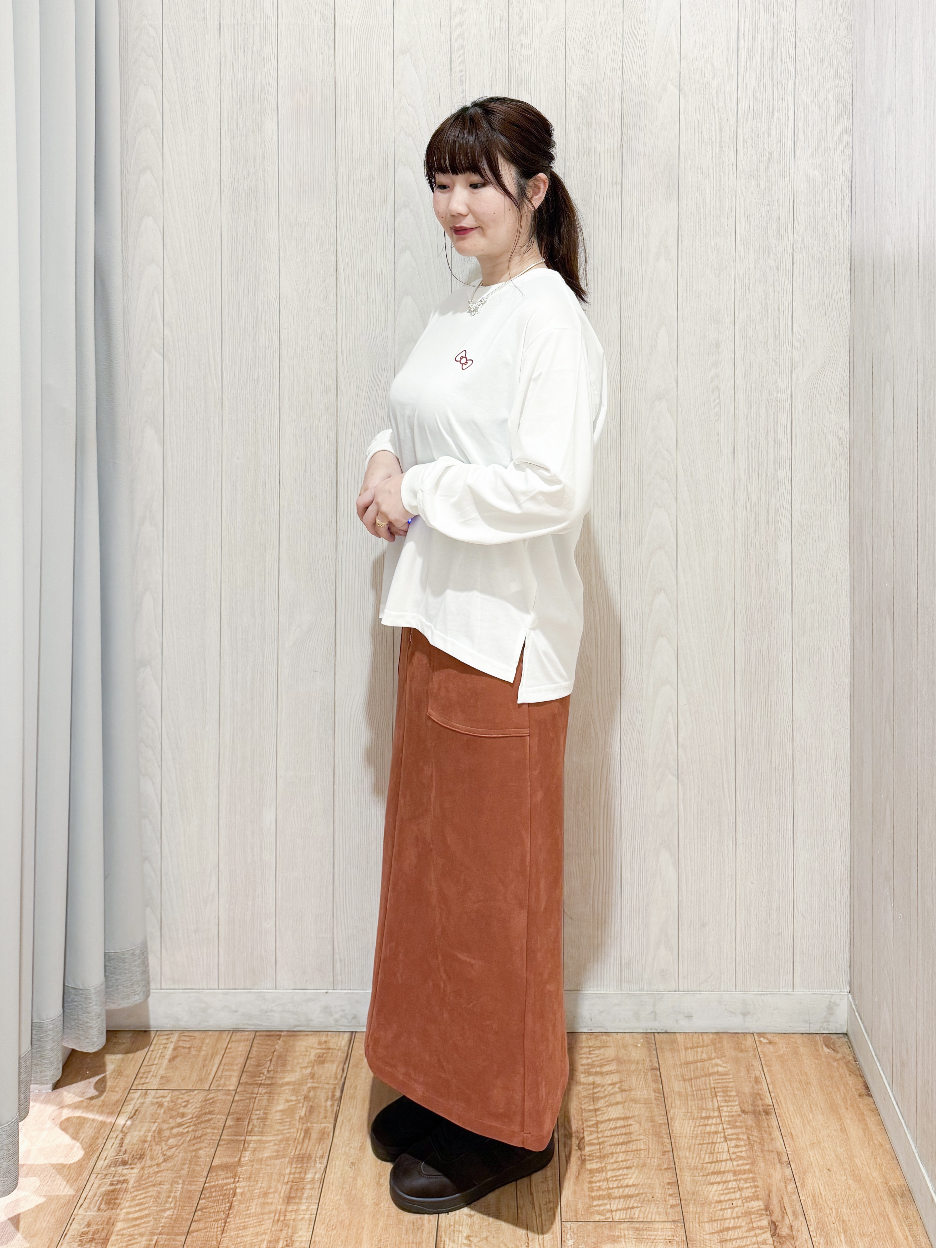 愛さんの「SHOO･LA･RUE｜【毛玉になりにくい/S-LL/洗濯機可/体型カバー】Vネックゆったりカーディガン」を使ったコーディネート